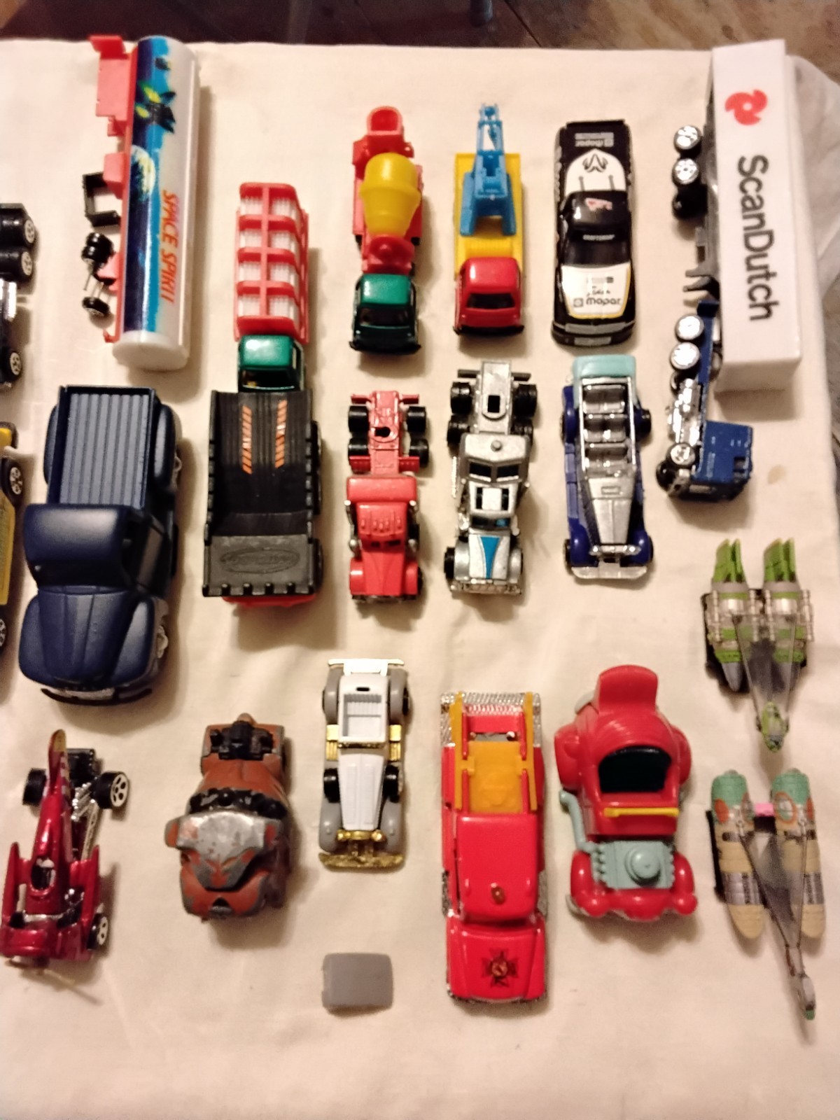 used car lot die cast metal and plastic mix 90s 33pc