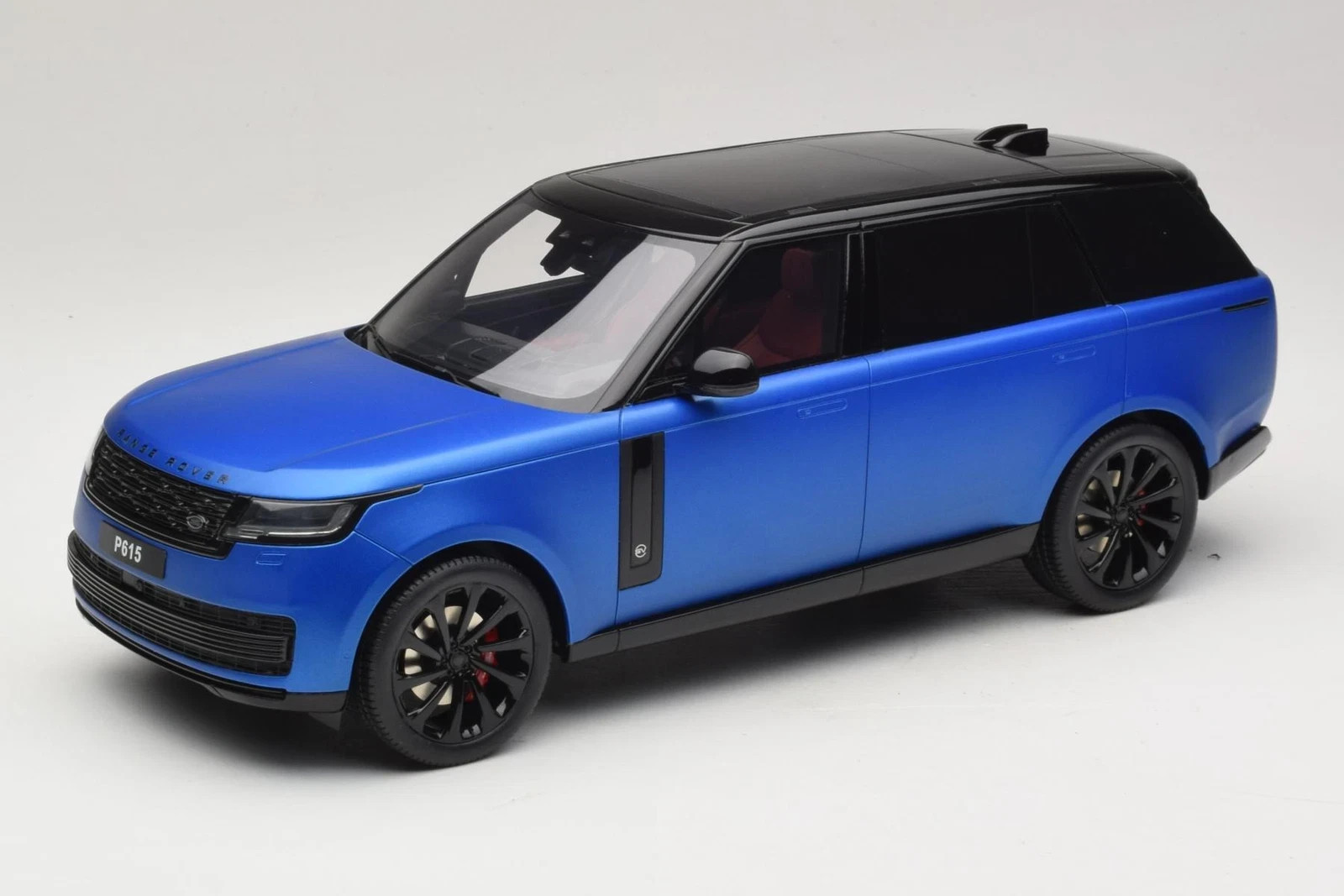 GT Spirit Resin 1/18 2024 Range Rover P615 SV Blue GT540