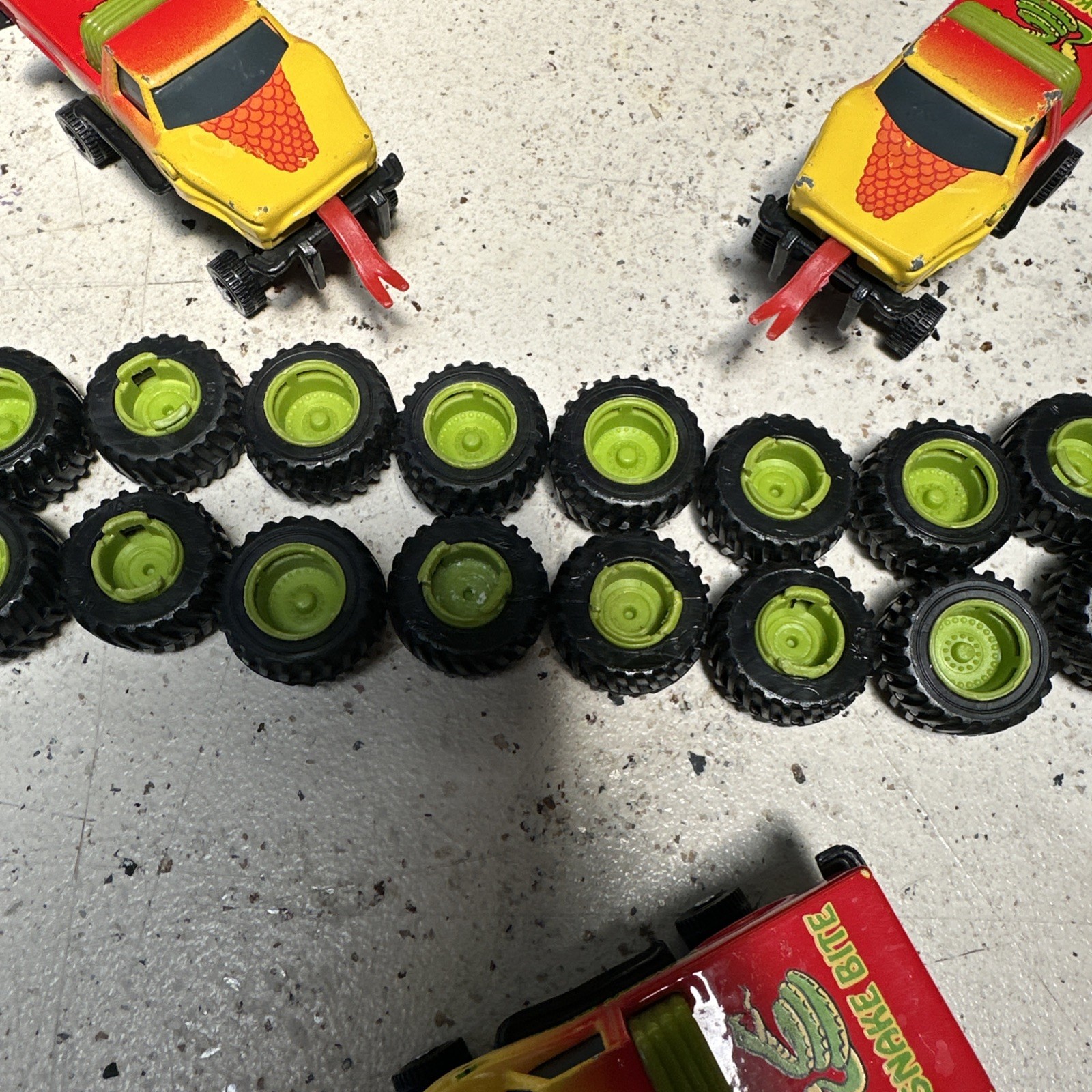 VTG 90s Hot Wheels SNAKE BITE Truck Lot 1990s Toys