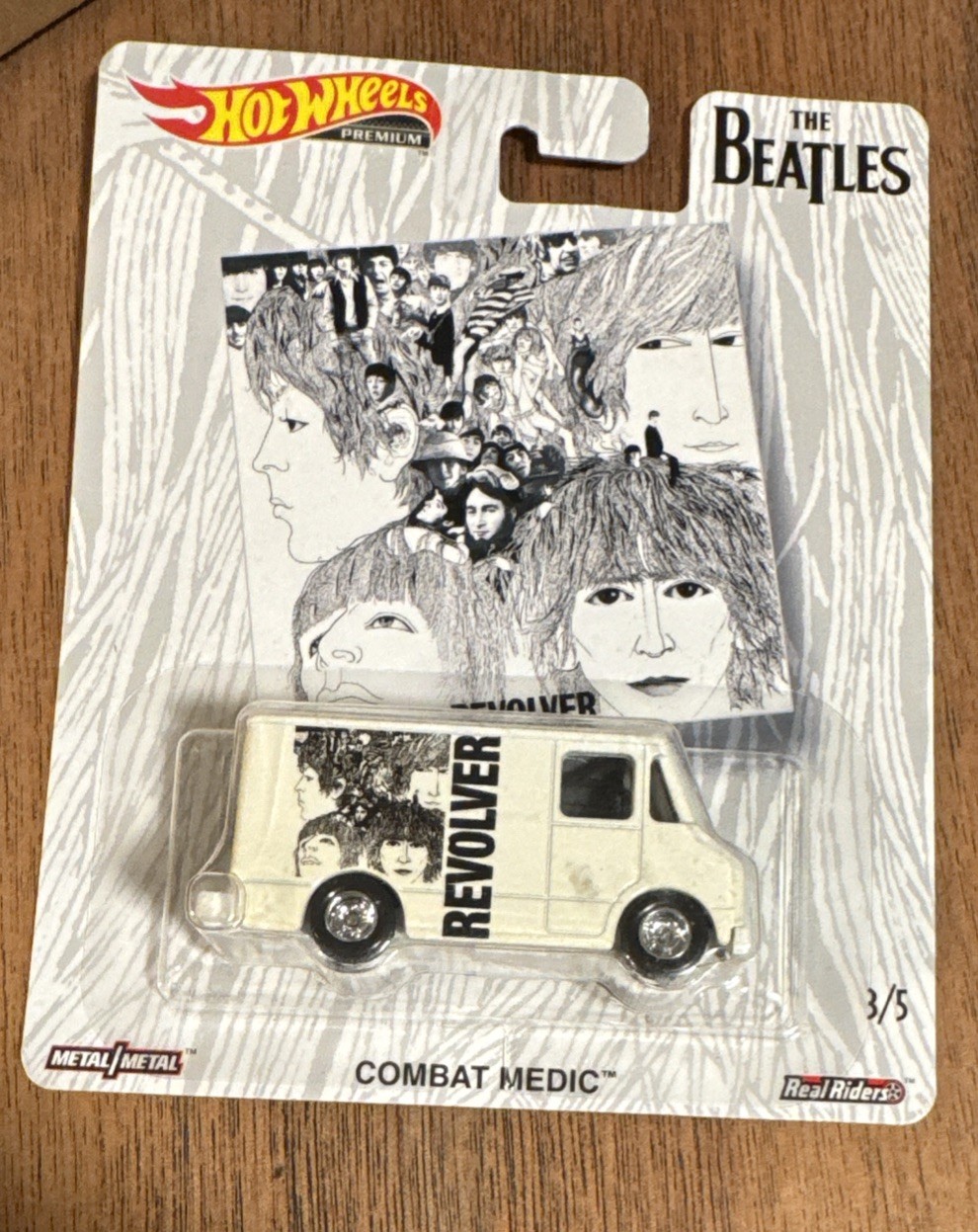 Hot Wheels 5-Car Beatles Set. Help! Revolver Abbey Road Yellow Submarine- NIB