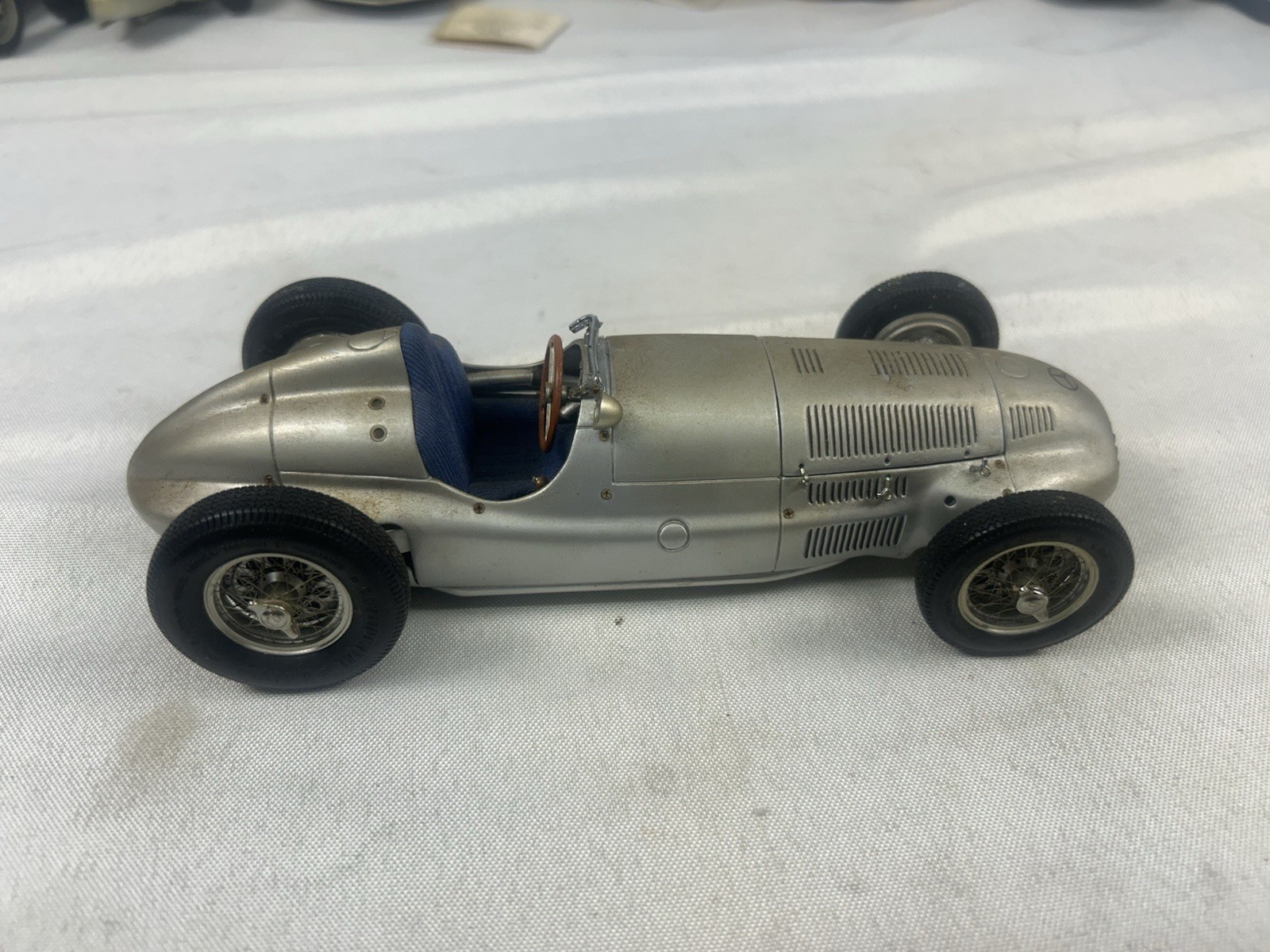 CMC W165 1:18 Scale Model Car