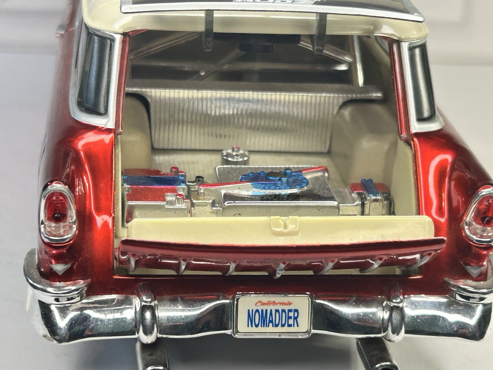 RARE Maisto 1955 Chevrolet Bel Air Nomad Pro Rodz Metallic Red 1:18 Die Cast