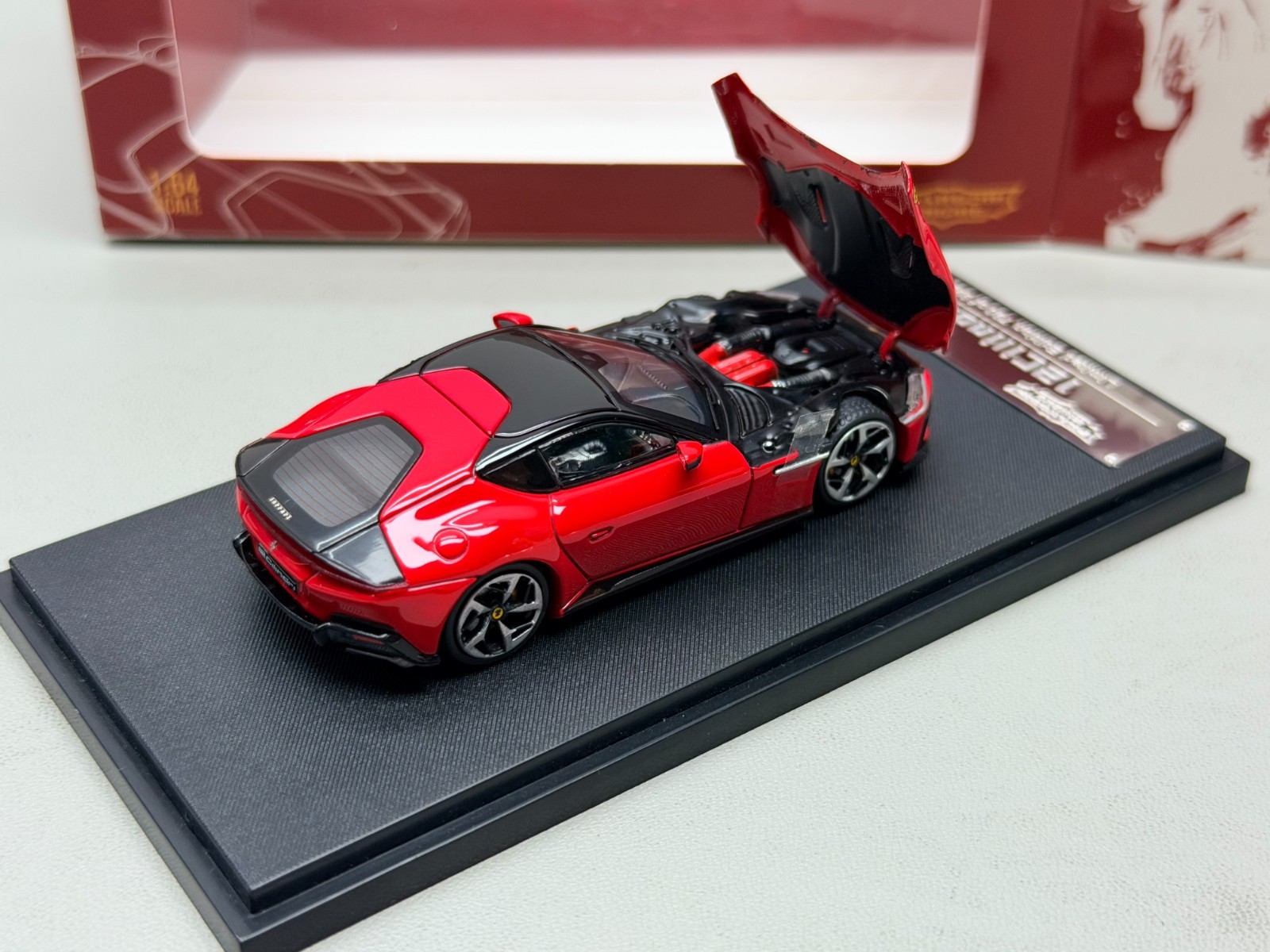 PK 1:64 Ferrari 12 Cilindri Phantom Knight Super Car Diecast Model Car