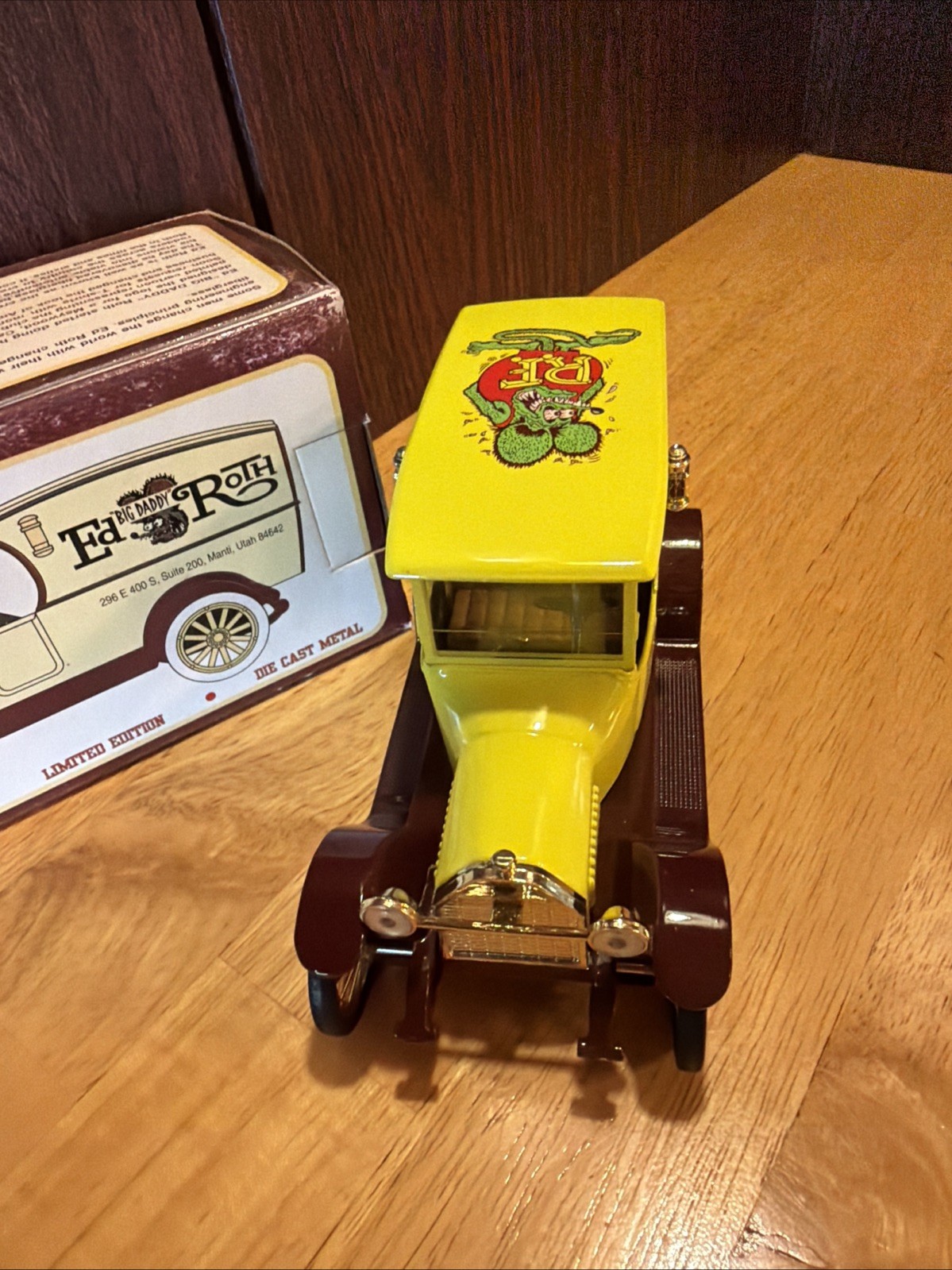Rat Fink 1916 Studebaker 1:25 Ed Big Daddy Roth Performance Pioneers diecast