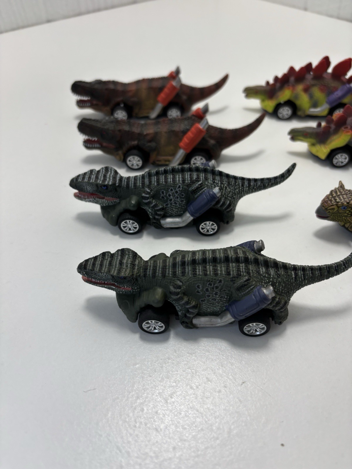 Dinobros Dinosaur Pull Back Toy Cars Set 4 Age 3 and Up Lot Of 12 Duplicates