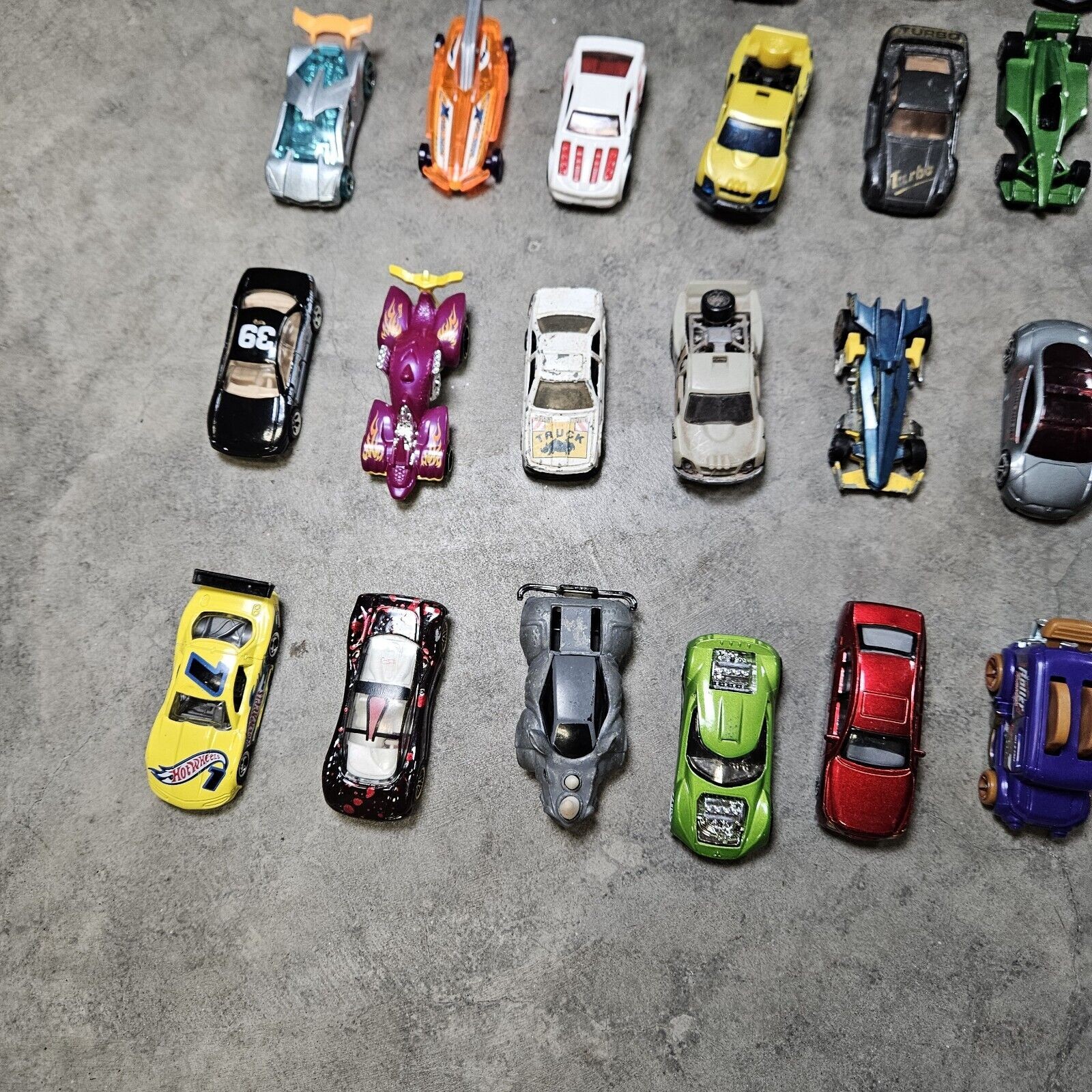 Mixed Lot Of Die Cast And Plastic Cars Different Brands Lot Of 88
