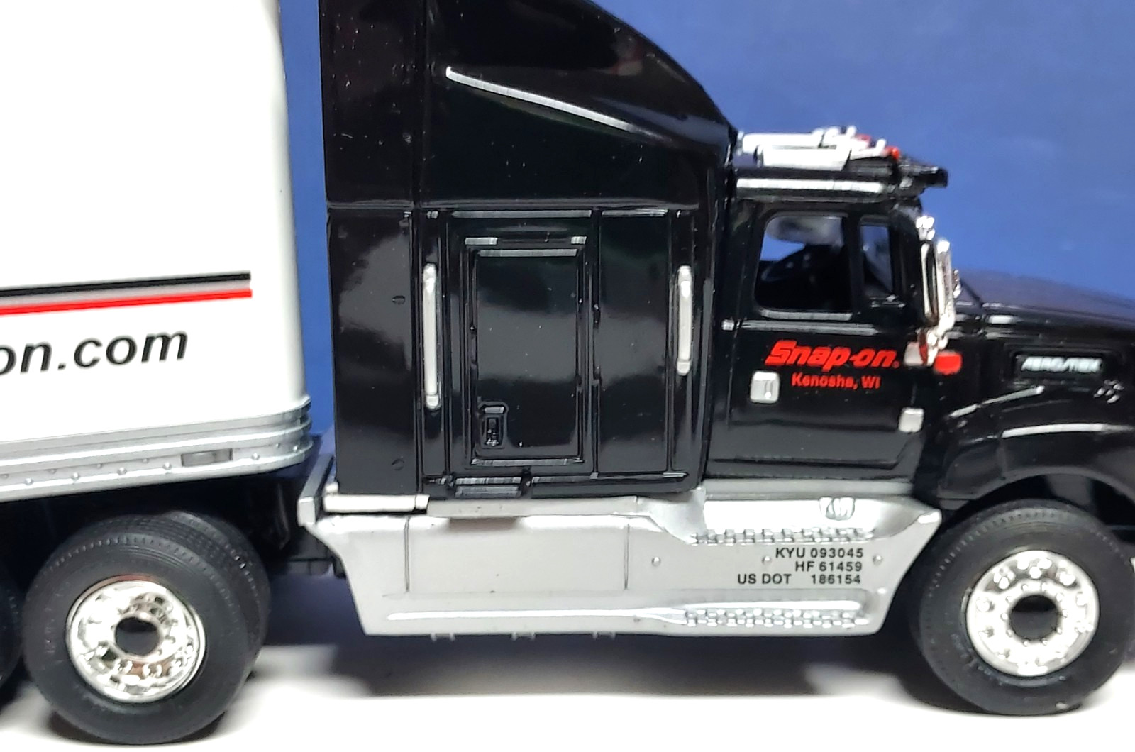 Snap-on Tools Ford Aeromax Tractor Trailer 1:36 Plastic New Original Packaging