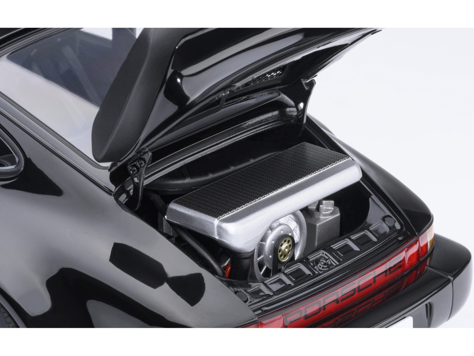 PORSCHE 911 (930) TURBO “BLACKBIRD – WANGAN MIDNIGHT #1” 1/18 BY AUTOART 78158