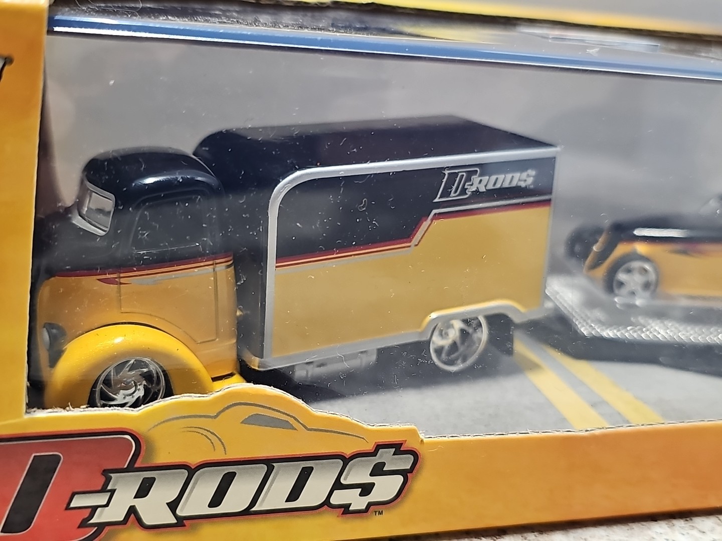 Vntg 2006 Jada D-Rods 1947 Ford COE with ’34 Ford Coupe on Trailer 1:64 RARE