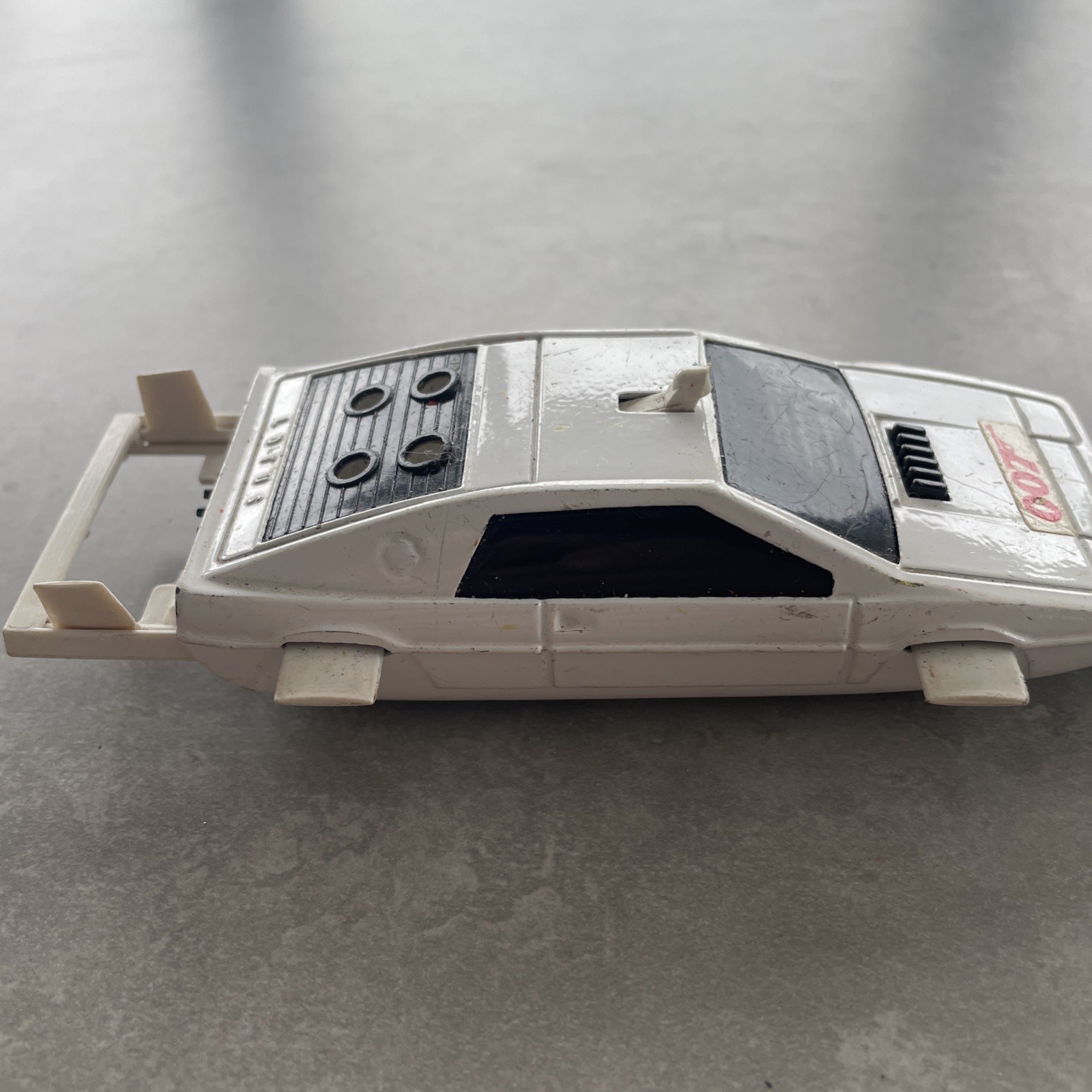 2 Corgi James Bond 007 Lotus Esprit (1 corgi juniors) amphibious cars both GB