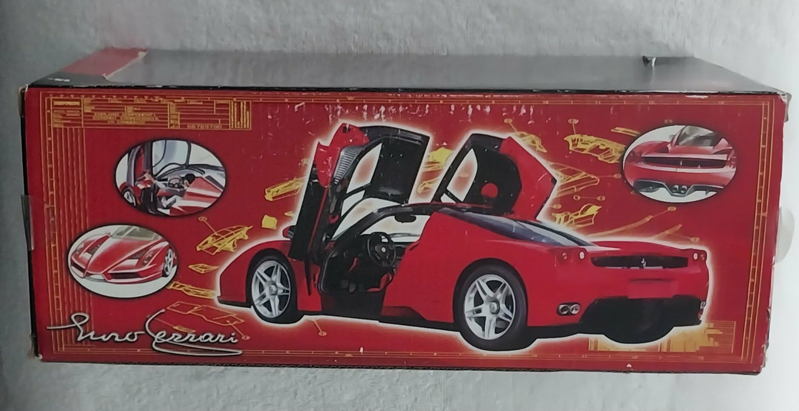 Hot Wheels 1:18 Enzo Ferrari 2002 Diecast Red Series NIP