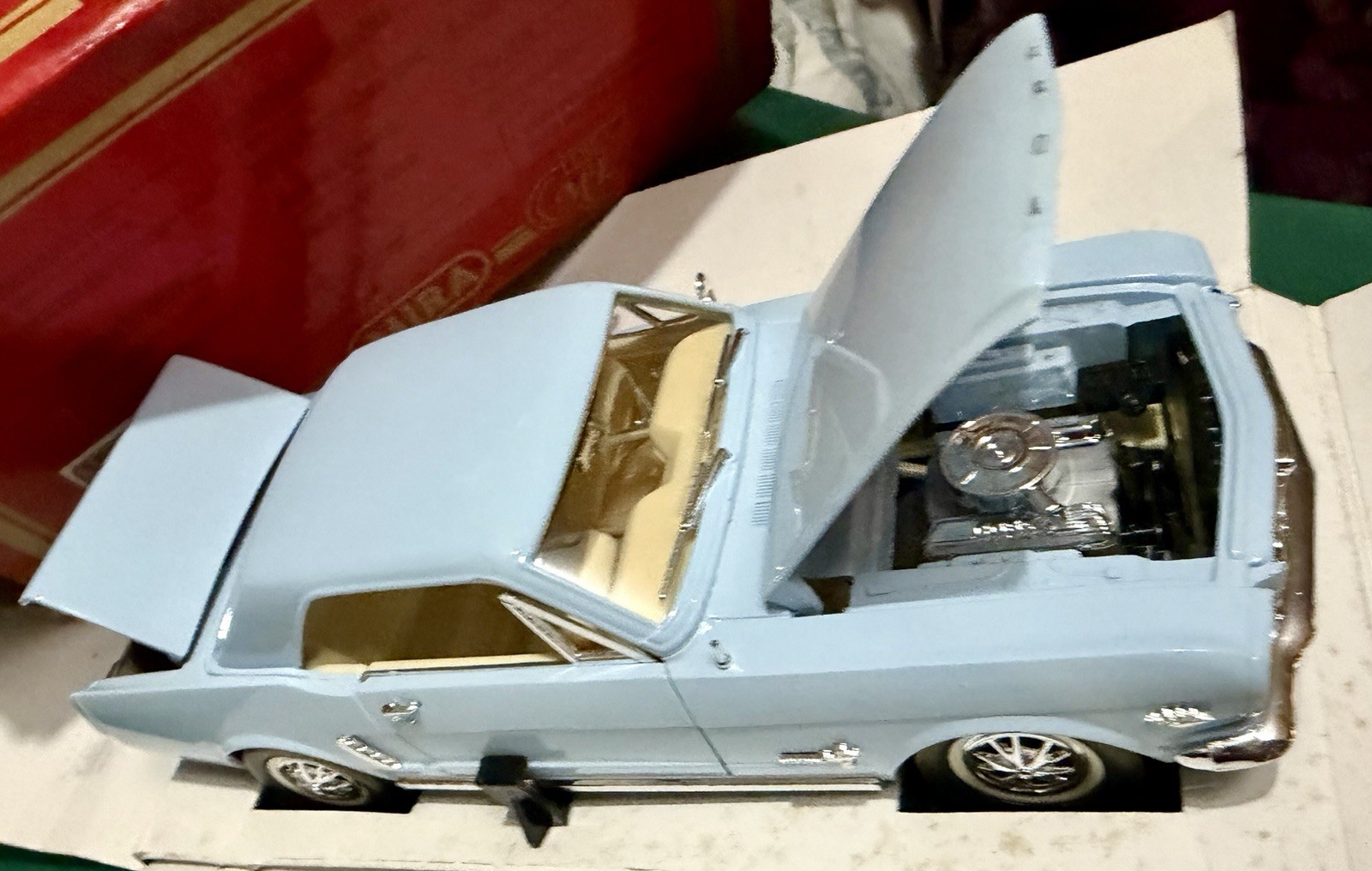 MIRA Golden Line 1:18 1965 Ford Mustang Light Blue Diecast Opening Parts