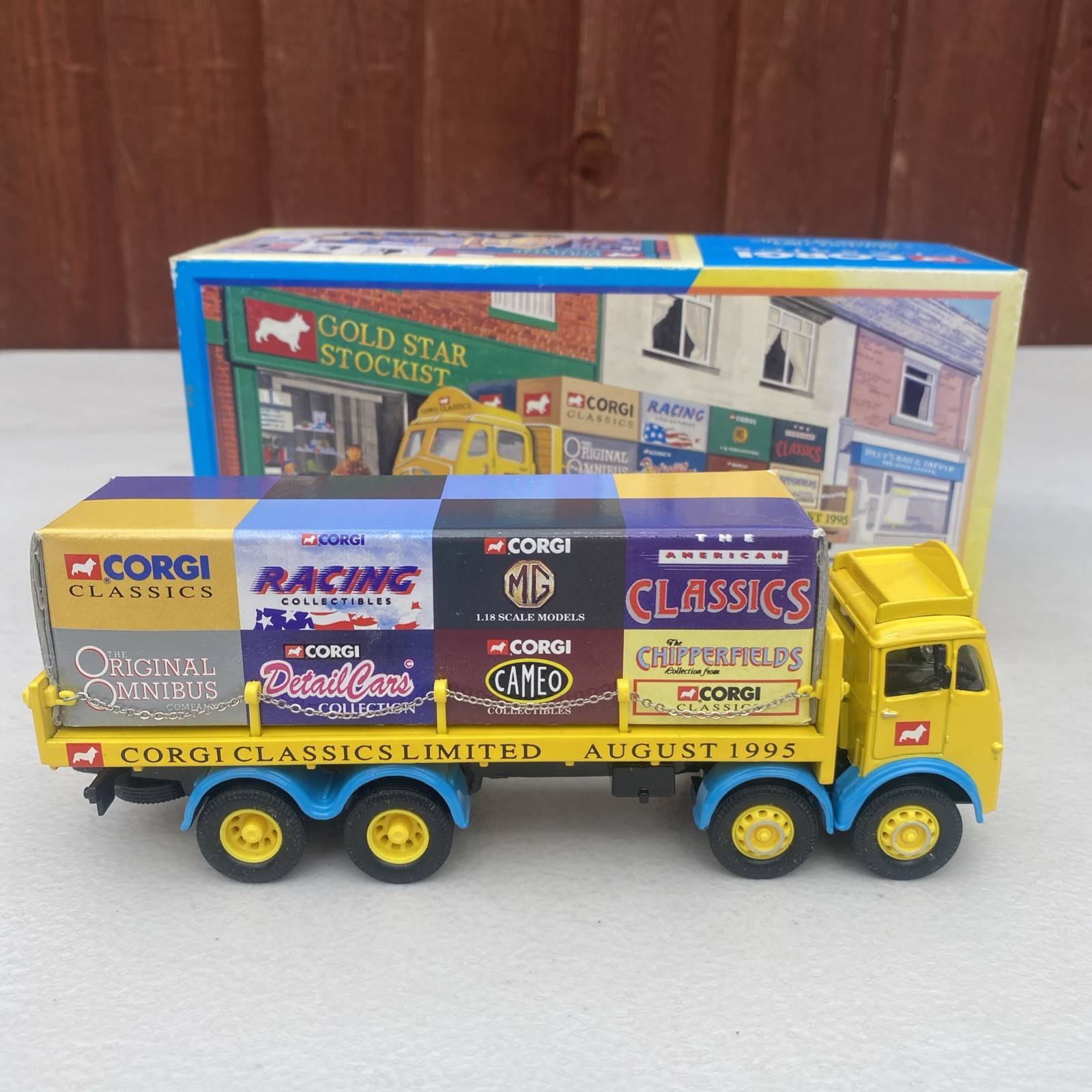 Corgi Classics August 1995 Milestone in the history CorgiERF 8 Wheel Rigid 09802