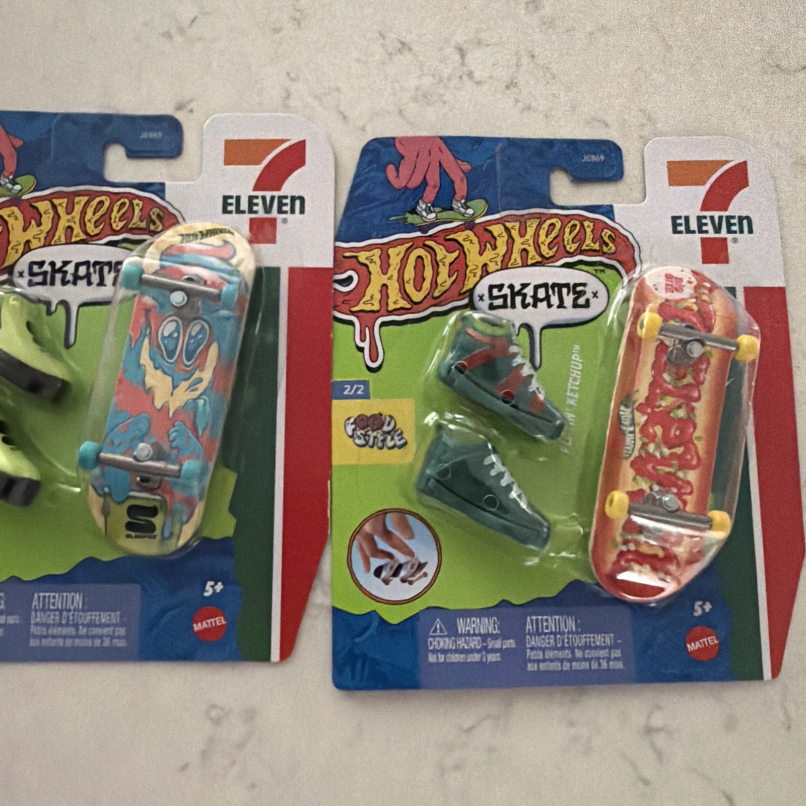 Hot Wheels Skate Fingerboard Food Style 711 Gas Station EXCLUSIVE Lot Of 2 Set