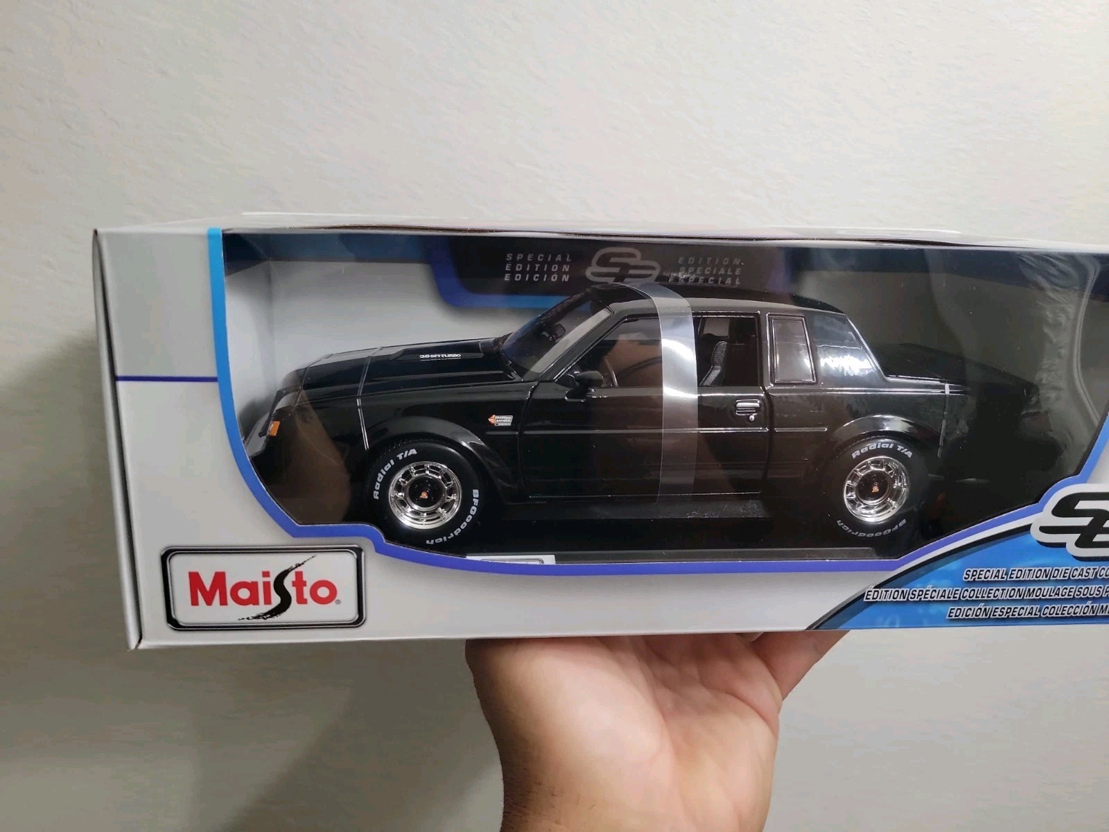 Maisto Special Edition 1987 Buick Grand National Black 1/18 31479