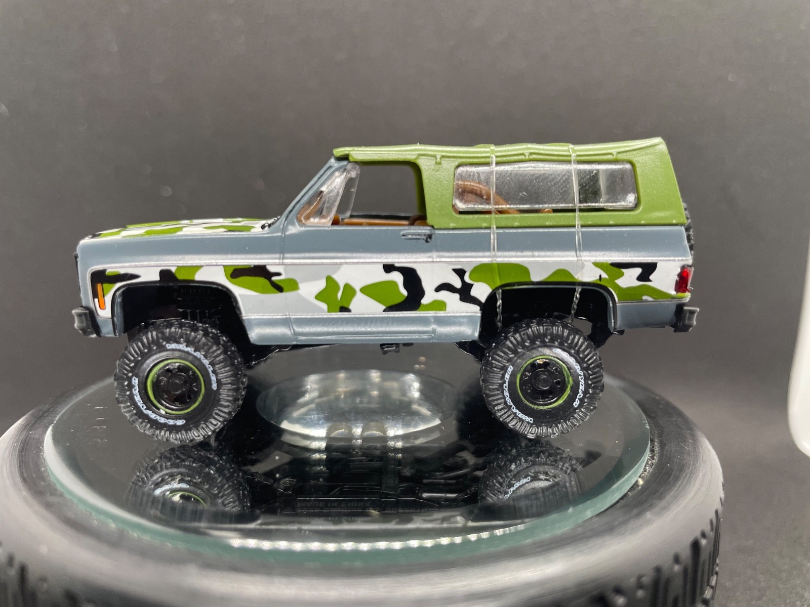 M2 MACHINES 1973 GMC JIMMY SIERRA 4X4 – Removable Top – LOOSE – 1/64