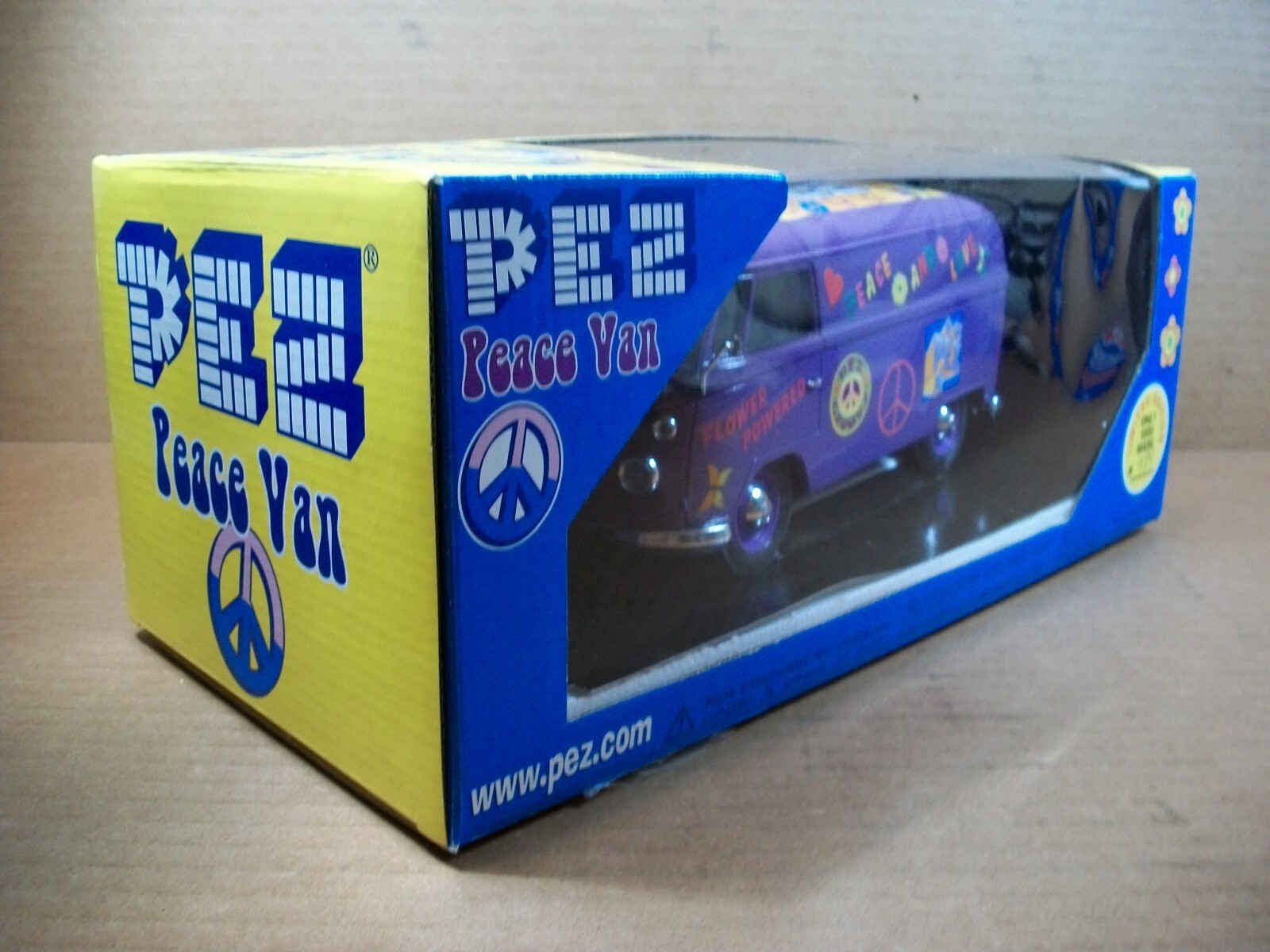 1:18 Scale VW Microbus “PEZ PEACE VAN” ~ #984 of 1000 ~ with Display Case