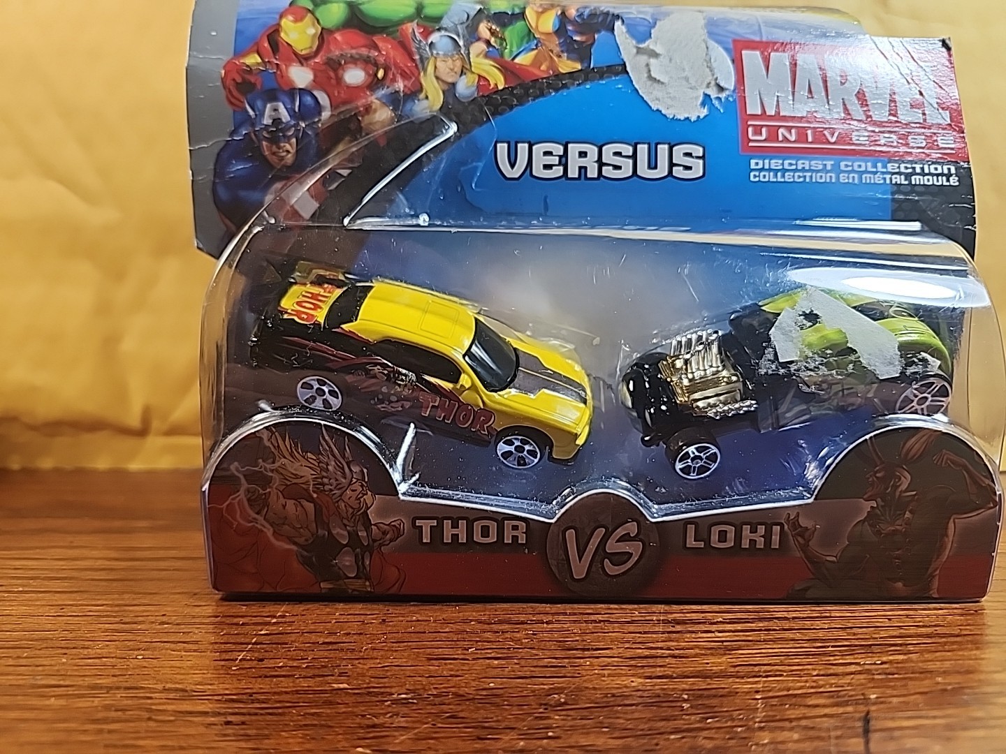 Marvel Universe Versus THOR vs LOKI New Die Cast