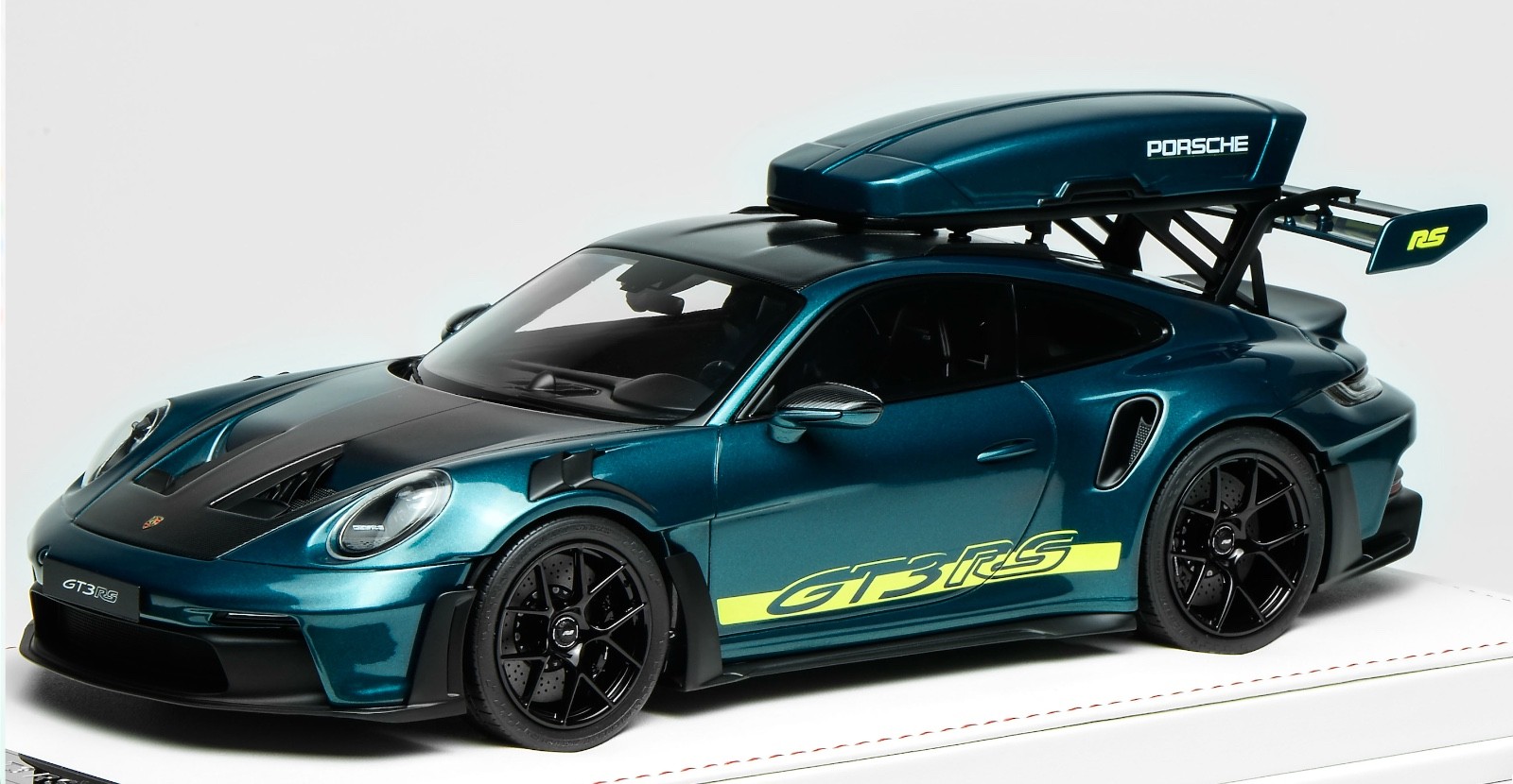 1/18 Ivy Porsche 911 GT3 RS with Luggage Rack Green / Yellow Stripe 20 pcs AB652