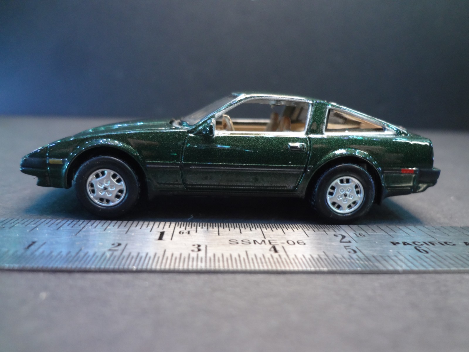 Johnny Lightning 1984 Nissan 300ZX dark green metallic – Loose 1:64