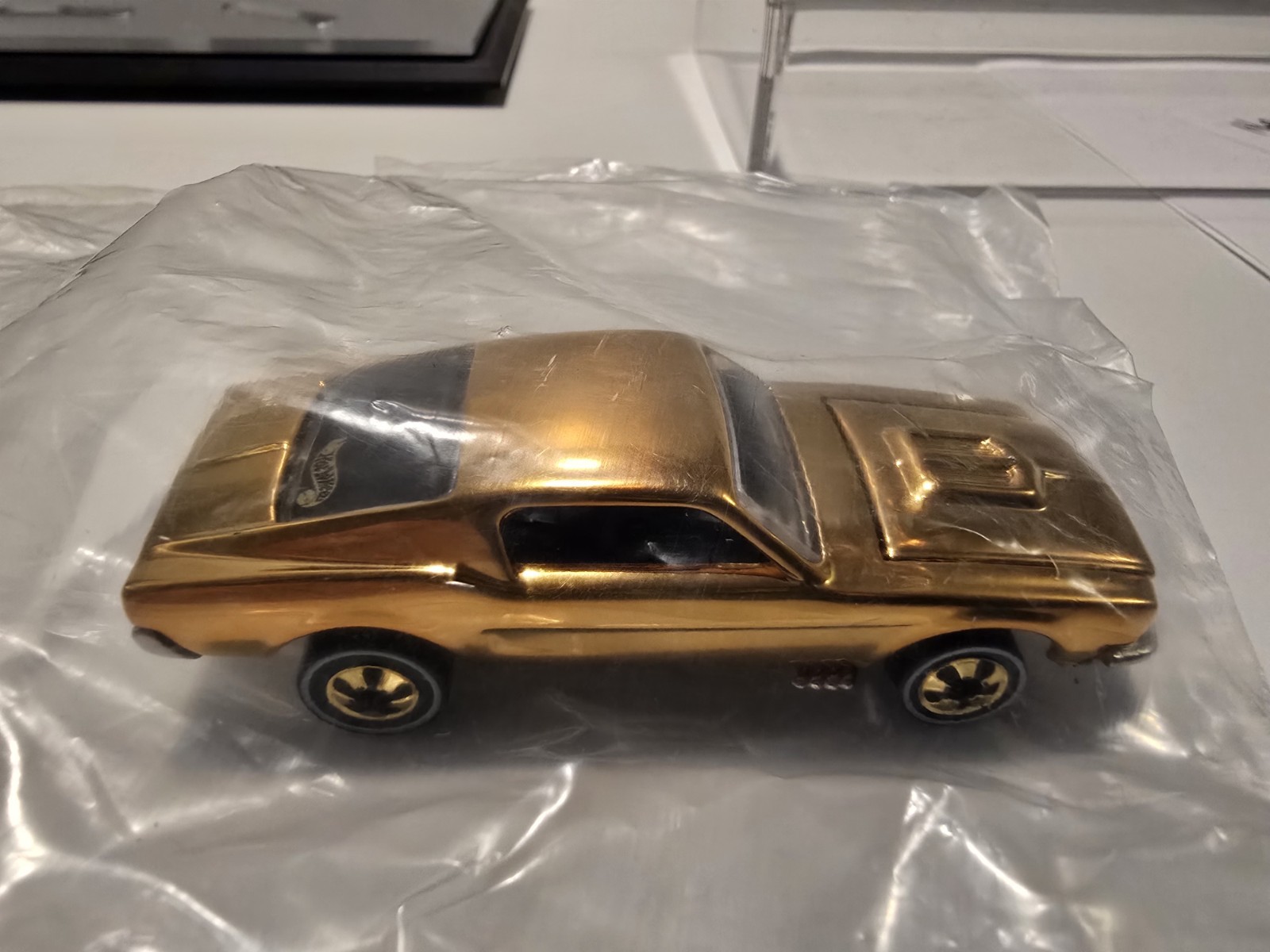 Hot Wheels FAO Schwarz 24K Gold Classics II Set Mustang / Nomad / Vicky LIMITED