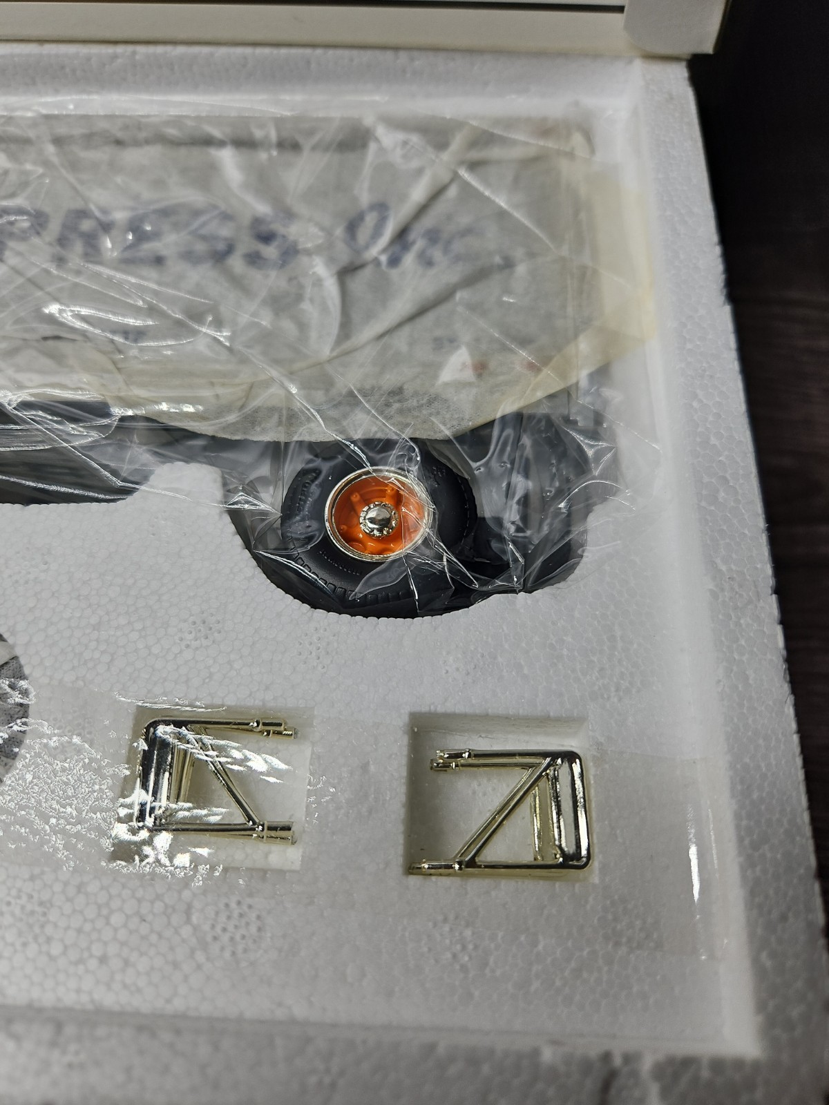 First Gear 1/34 1953 White 3000 Roadway Express 19-1847
