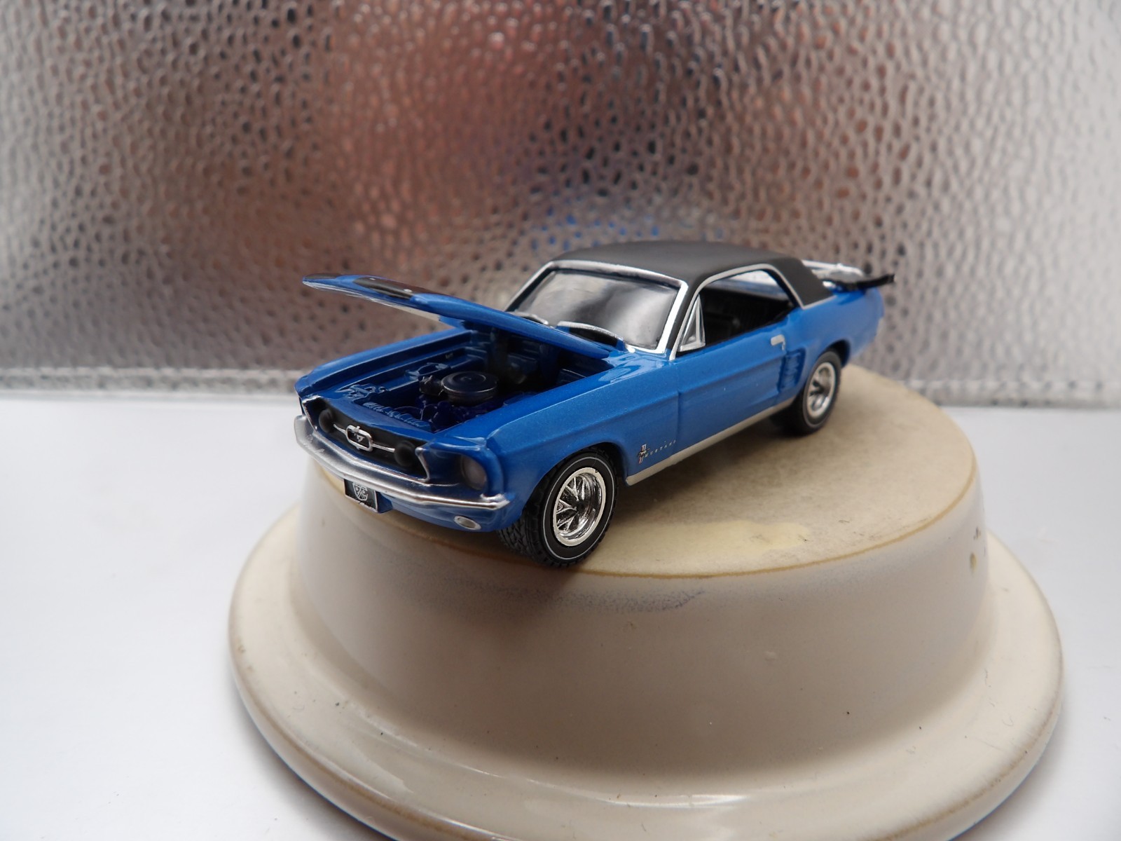 1967 FORD MUSTANG SKI COUNTRY SPECIAL 2020 GREENLIGHT HOLLYWOOD SERIES 1:64