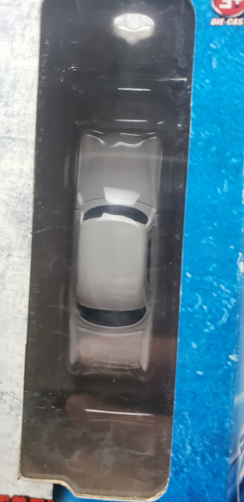 Maisto Fresh Metal Replica 1:64 Die-Cast NEW
