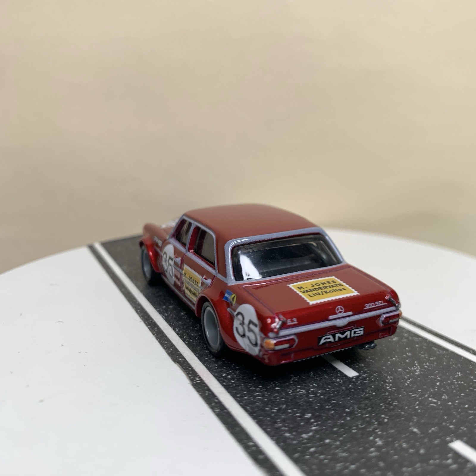 Hot Wheels Premium Deutschland Design Mercedes-Benz 300 SEL 6.8 Red w/RR 1:64 NM