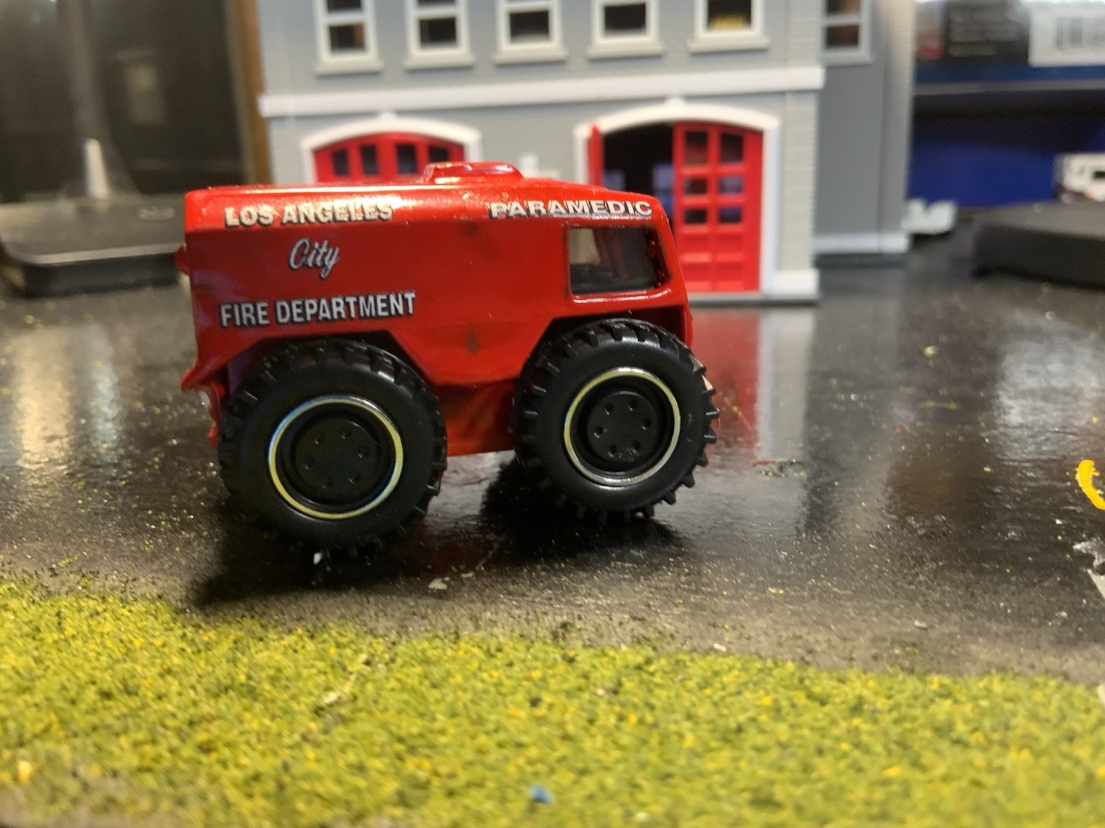 Matchbox Customized LA City Fire Dept. Sherpa N 1200