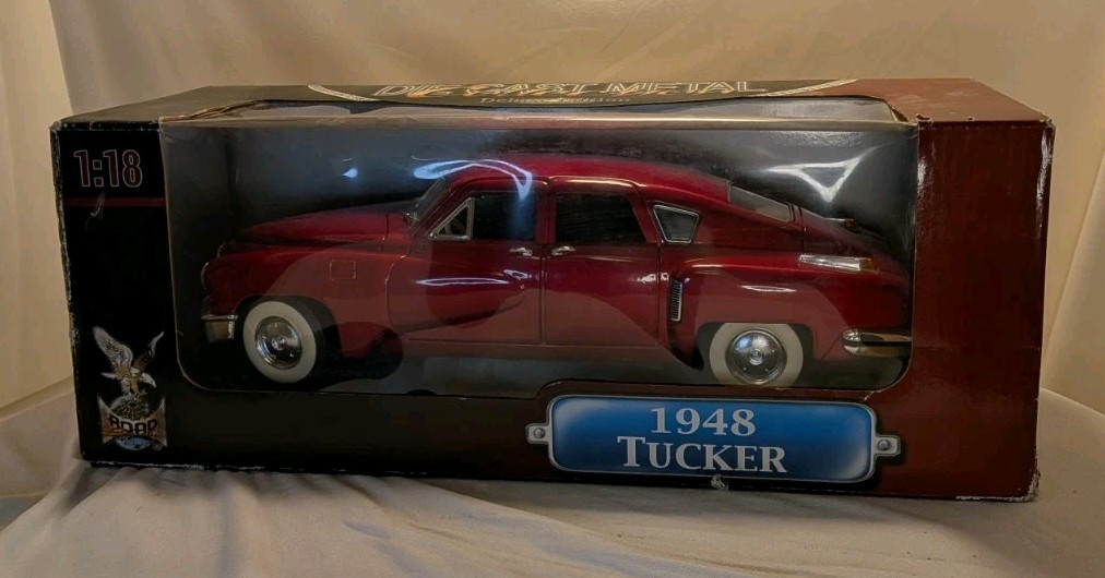 ROAD Signature 1948 Tucker Torpedo Diecast Car 1:18 Scale Yat Ming Movie Red NEW