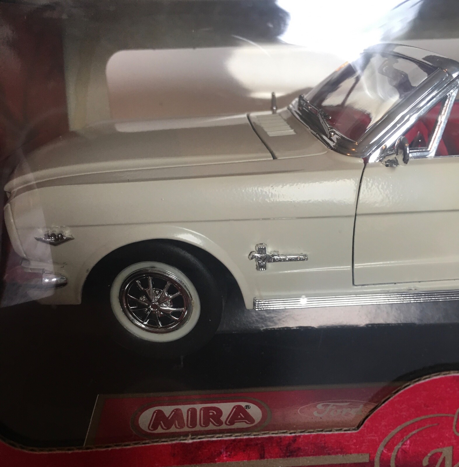 Ford Mustang 1964 1/2 White Convertible Vintage Mira Golden Line