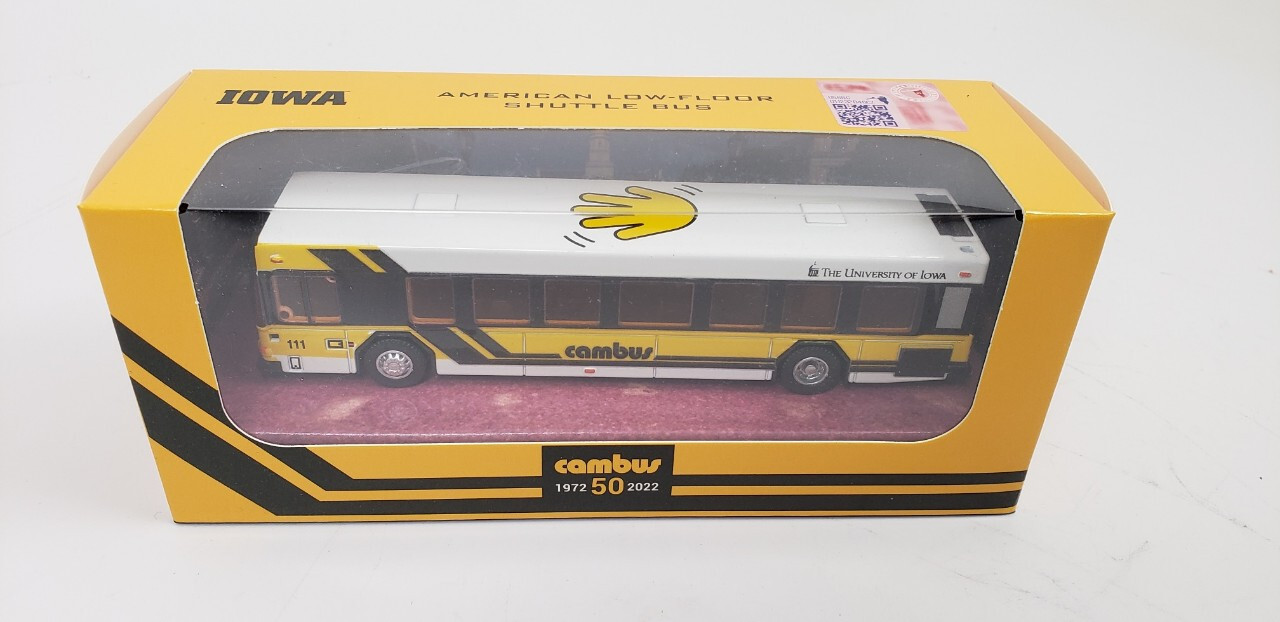 American low floor shuttle bus – CAMBUS – Licensed by University of IOWA