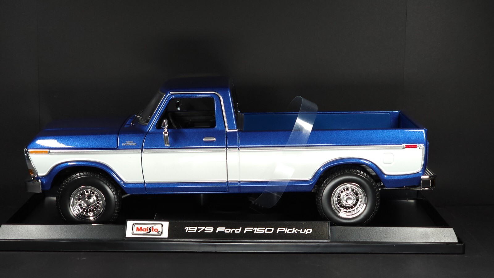 1979 Ford F150 Pick-up Blue Maisto 1:18 New Exclusive Style Special Edition