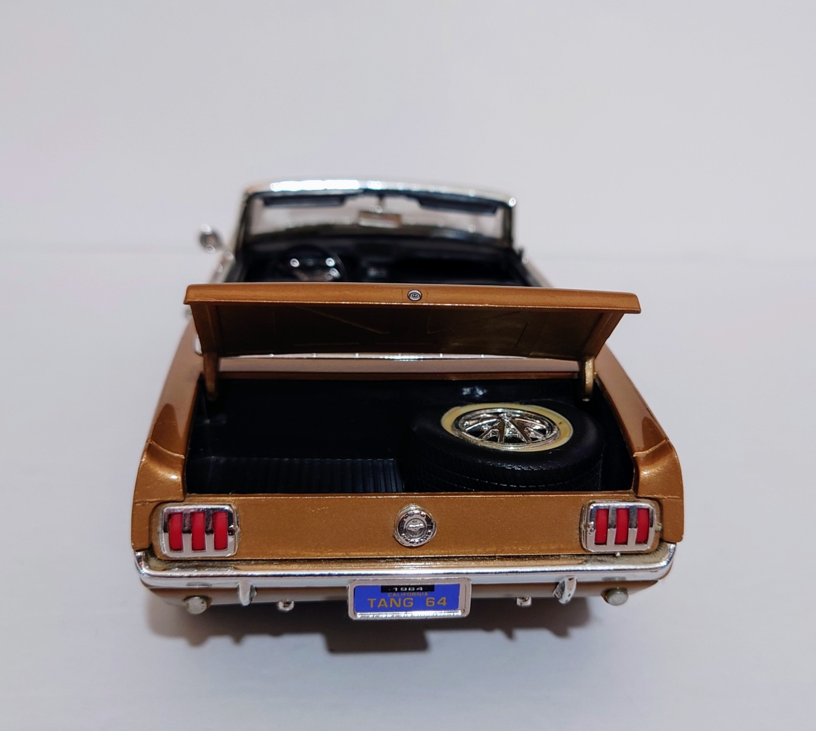 1:18 MIRA CALIDAD GOLDEN LINE 1964 1/2 FORD MUSTANG CONVERTIBLE BROWN BRONZE HTF