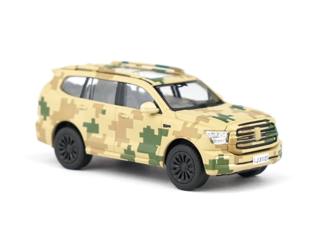 XCARTOYS 1:64 Camo Tank 500 Sports ORV City SUV Model Diecast Metal Car