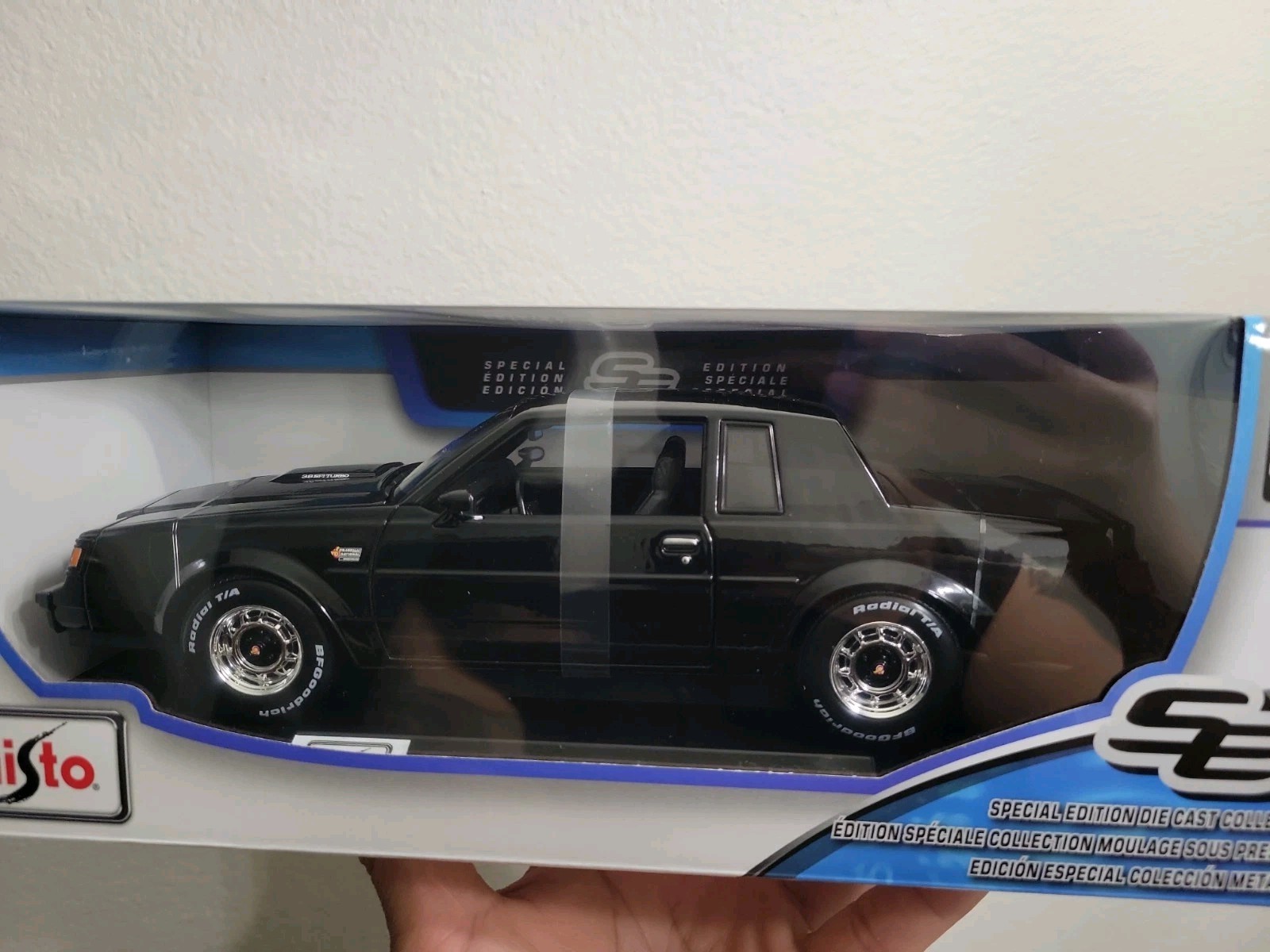 Maisto Special Edition 1987 Buick Grand National Black 1/18 31479