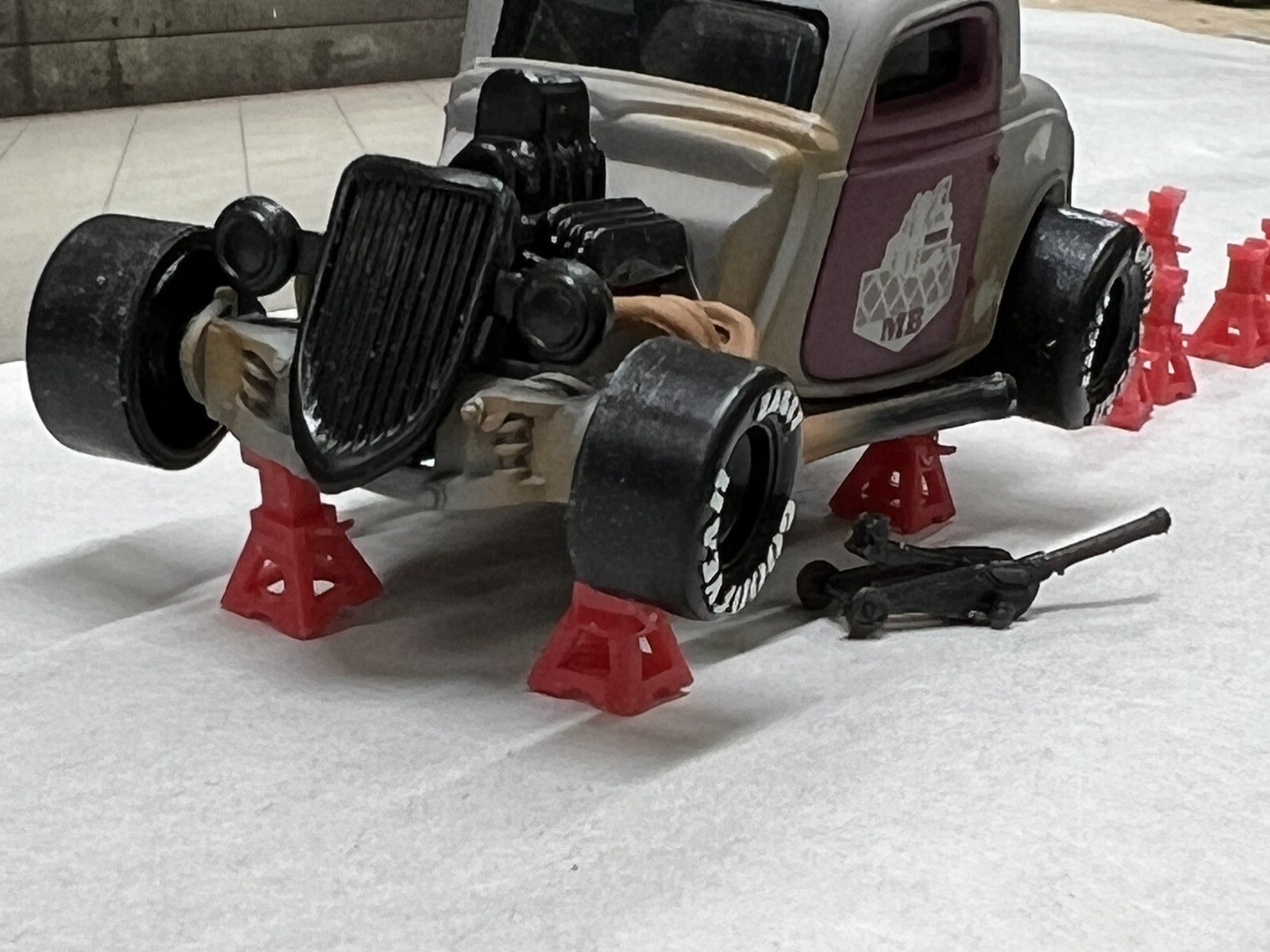 1/64 Custom jack stands and jacks