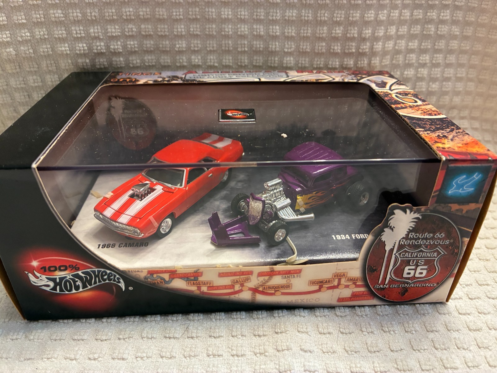 2001 100% HOT WHEELS America’s Main Street Route 66 Rendezvous 1:64