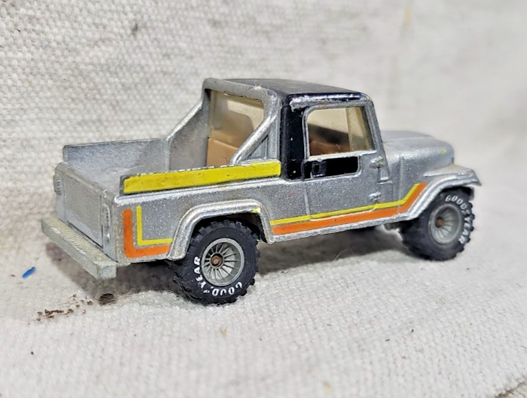 Hot Wheels Vintage Real Riders Jeep Scrambler 1/64