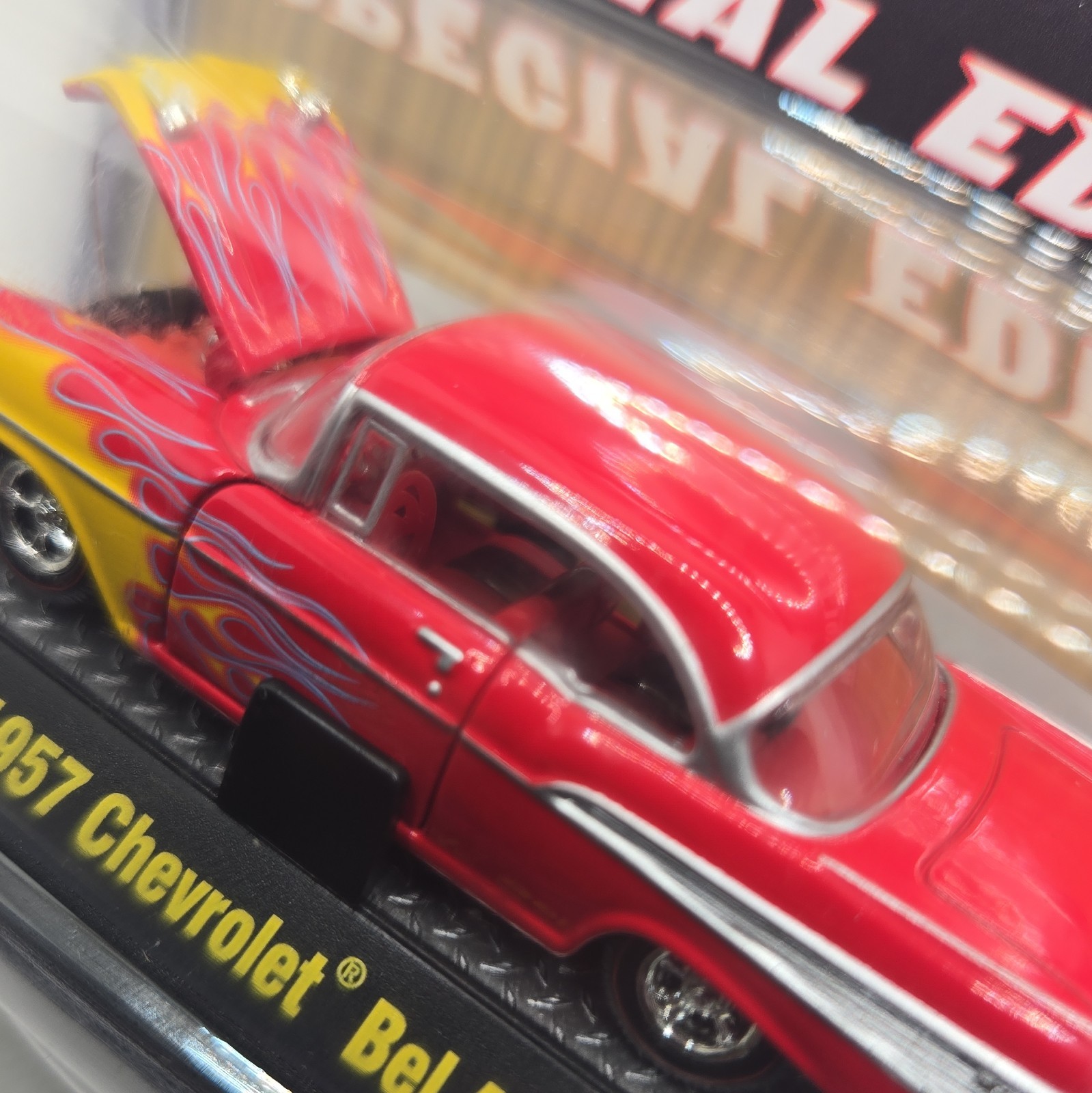 M2 Machines Auto-Thentics 1957 Chevrolet Bel Air 1:64 Diecast LE Red/Yel Flames
