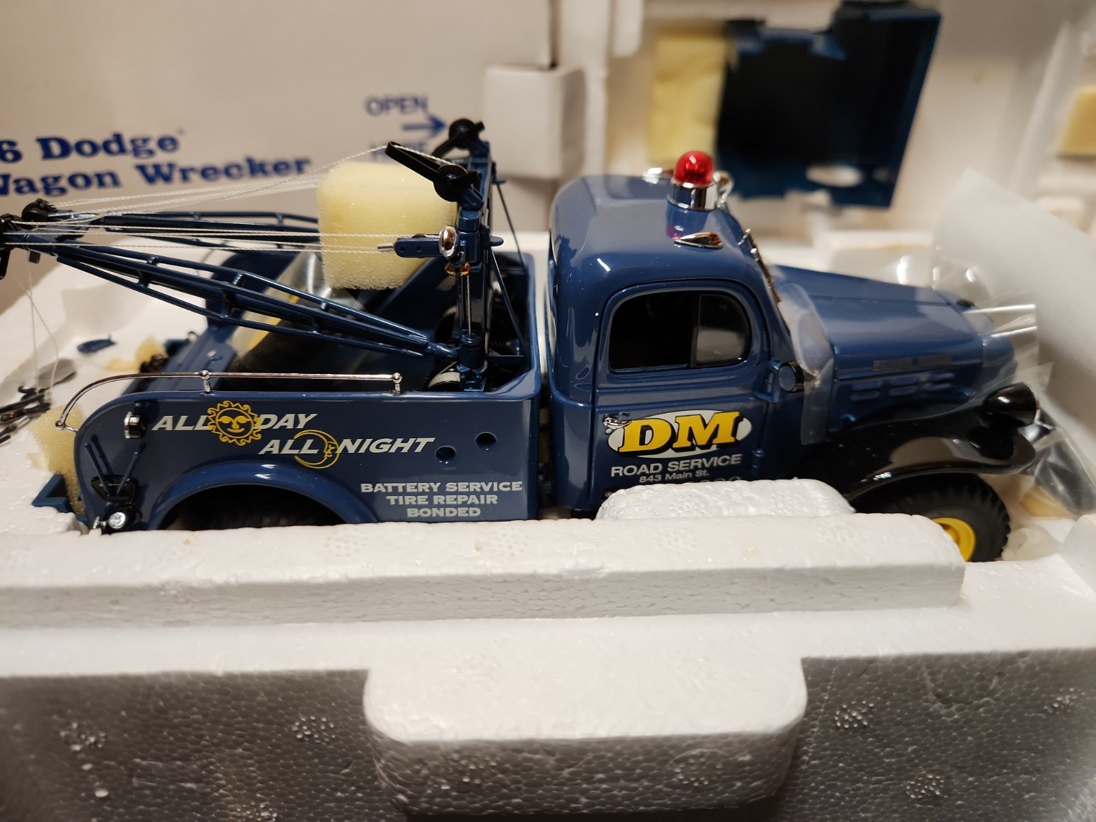 Danbury Mint 1946 Dodge Power Wagon Wrecker in Original Box Never Displayed