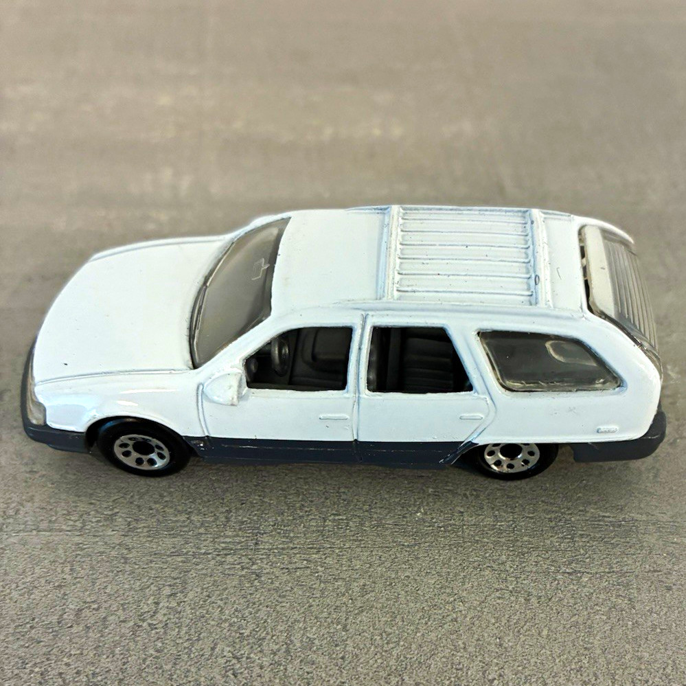 MATCHBOX MERCURY SABLE WAGON 1987 WHITE DIECAST 1:64 MATCHBOX 1-75