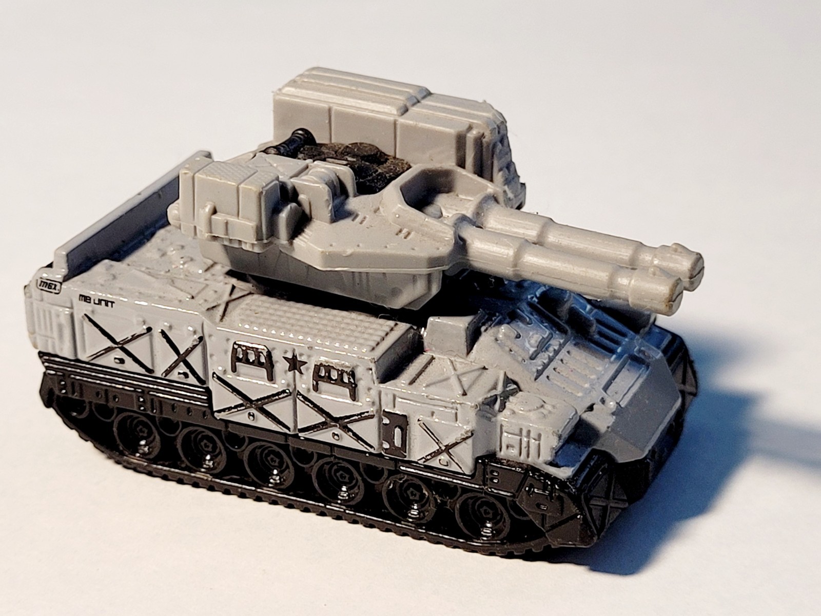 2013 Matchbox Blockade Buster Tank MB907 Heroic Rescue Series K33 Die-Cast 1:64