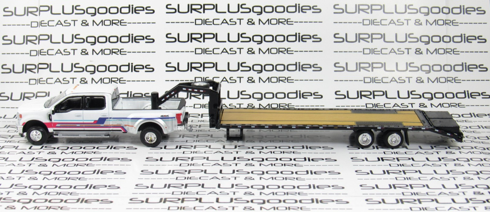 Greenlight 1:64 White 2019 FORD F-350 F350 LARIAT Dually w/Gooseneck Trailer BLK