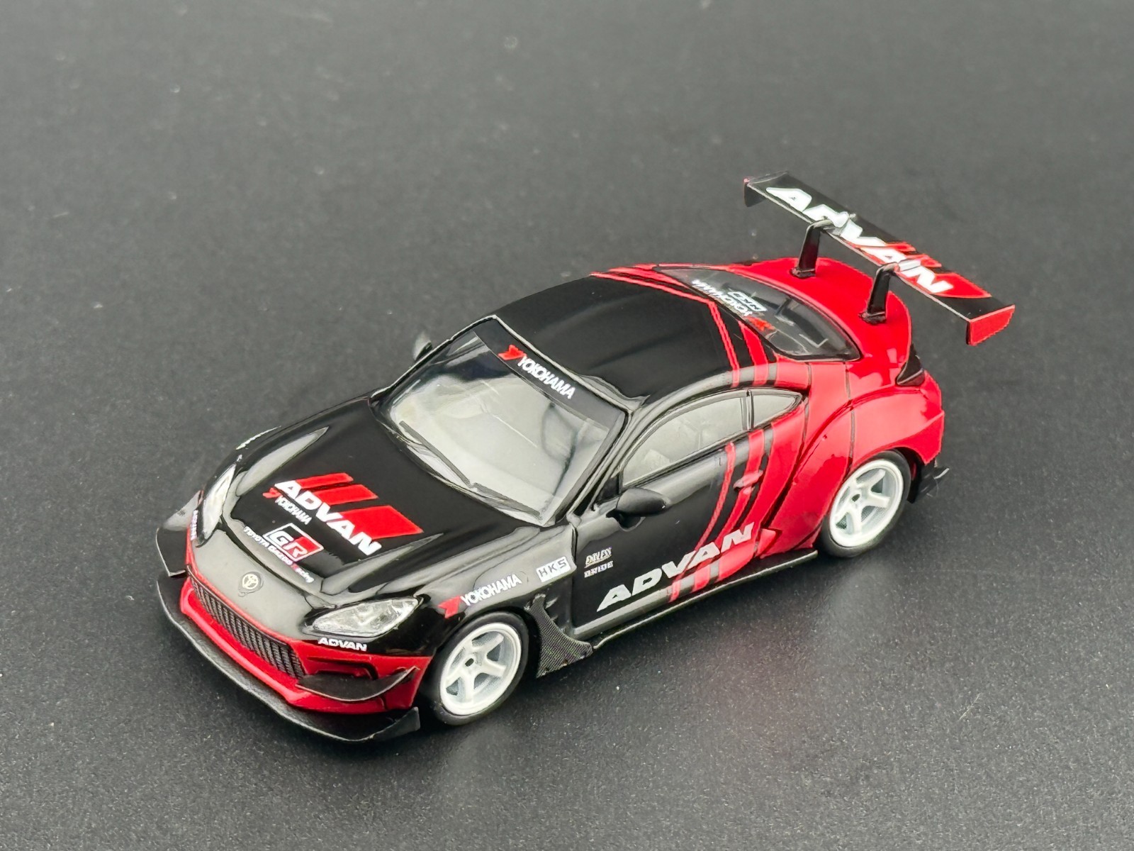 Mini GT Toyota GR86 HKS TYPE R ADVAN – 2022 Tokyo Auto Salon #956 1/64