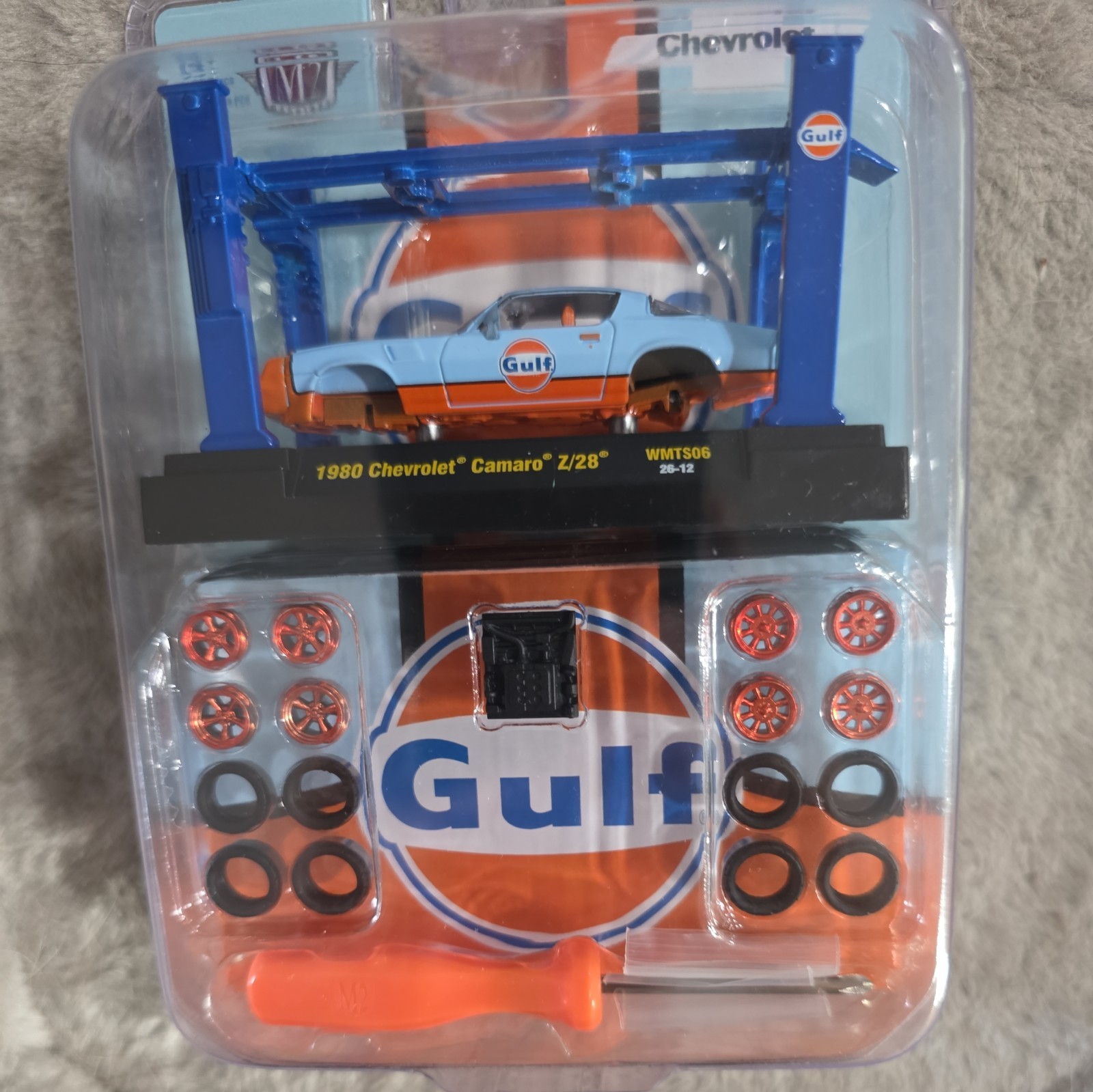 M2 Machines 1:64 1980 Chevrolet Camaro Z/28 Gulf Oil Diecast Model Kit (CHASE)