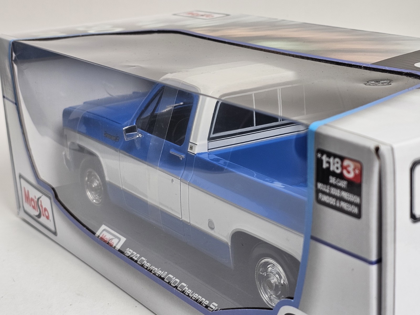 Maisto 1:18 1974 Chevrolet C10 Cheyenne Super Blue White Pickup Truck NIB