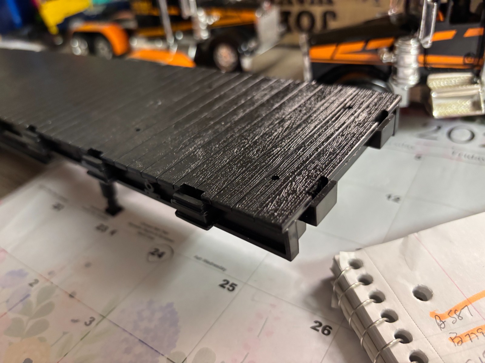 1/32 NEW RAY BLACK FLATBED, NO PACKAGING # C 643
