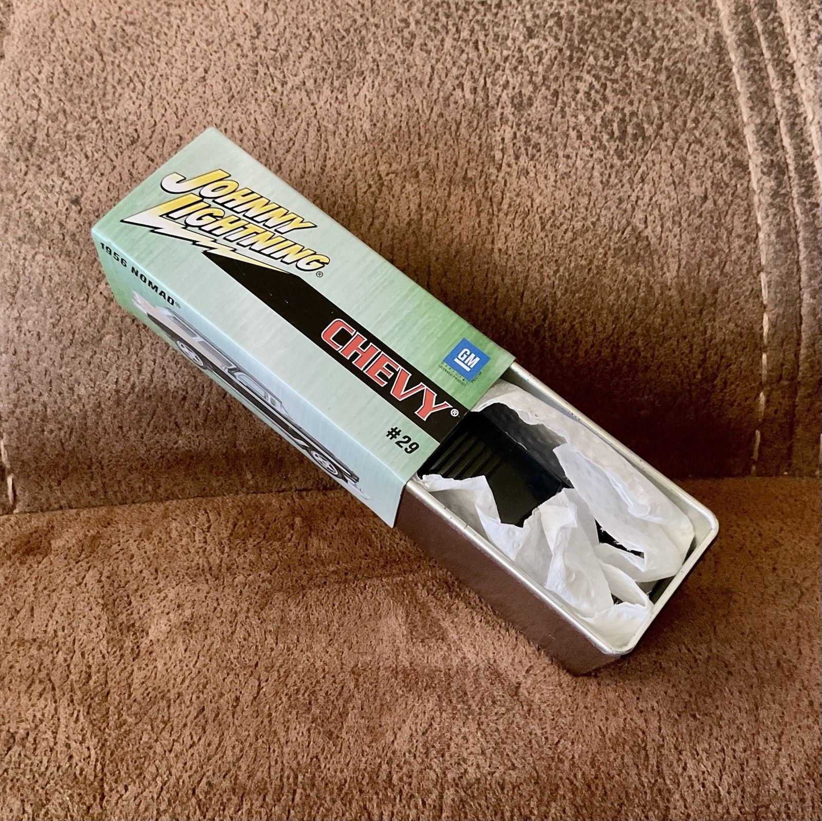 Johnny Lightning 1956 Black/Gold Chevy Nomad – Storage Tin – Very Nice